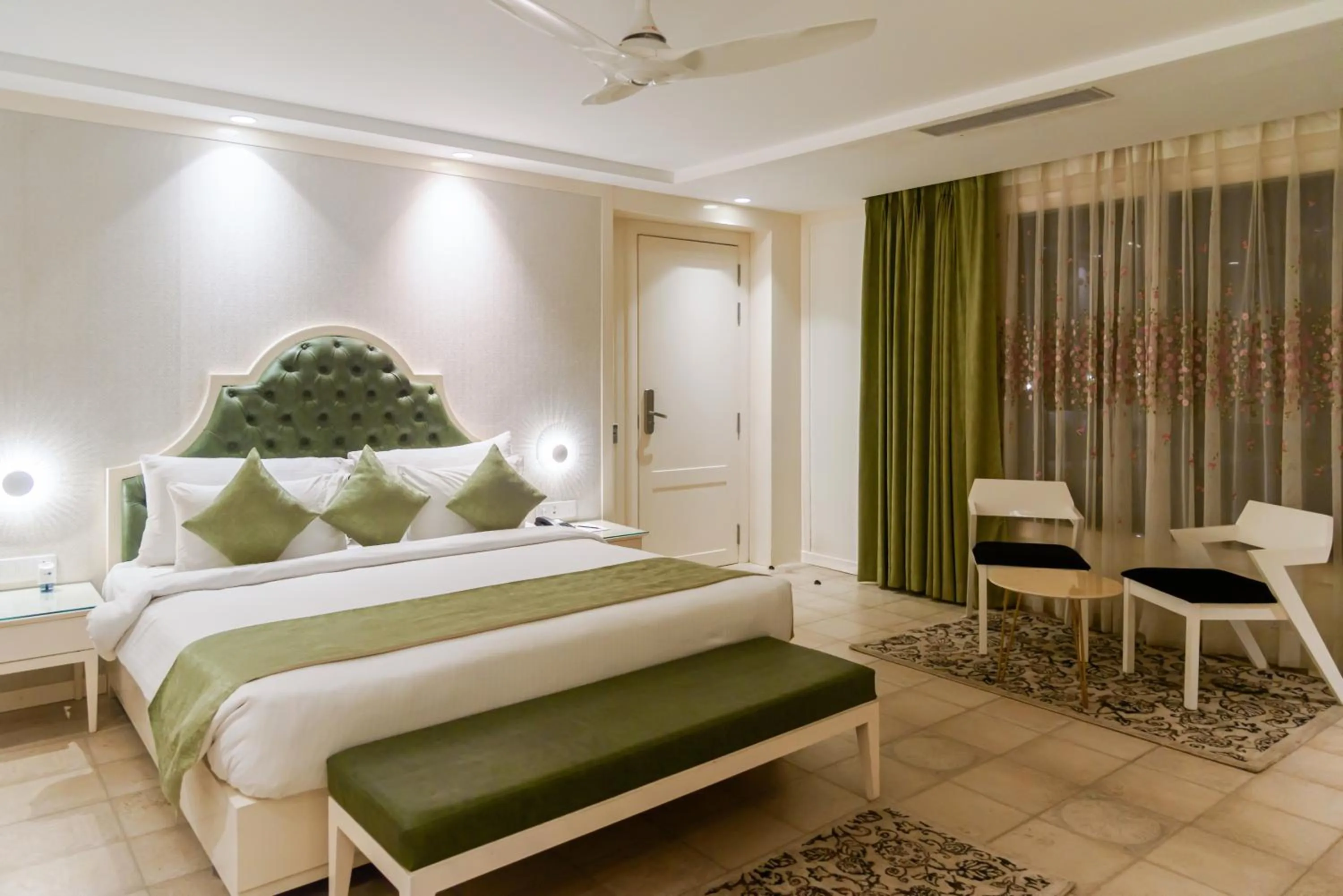 Bed in The Greenwood Resort, Guwahati