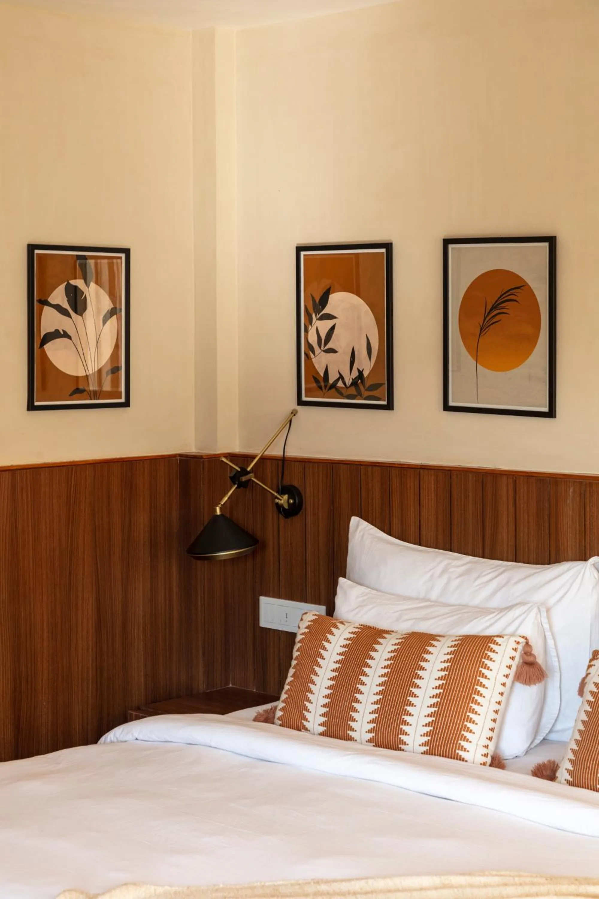 room service, Bed in The Greenwood Resort, Guwahati