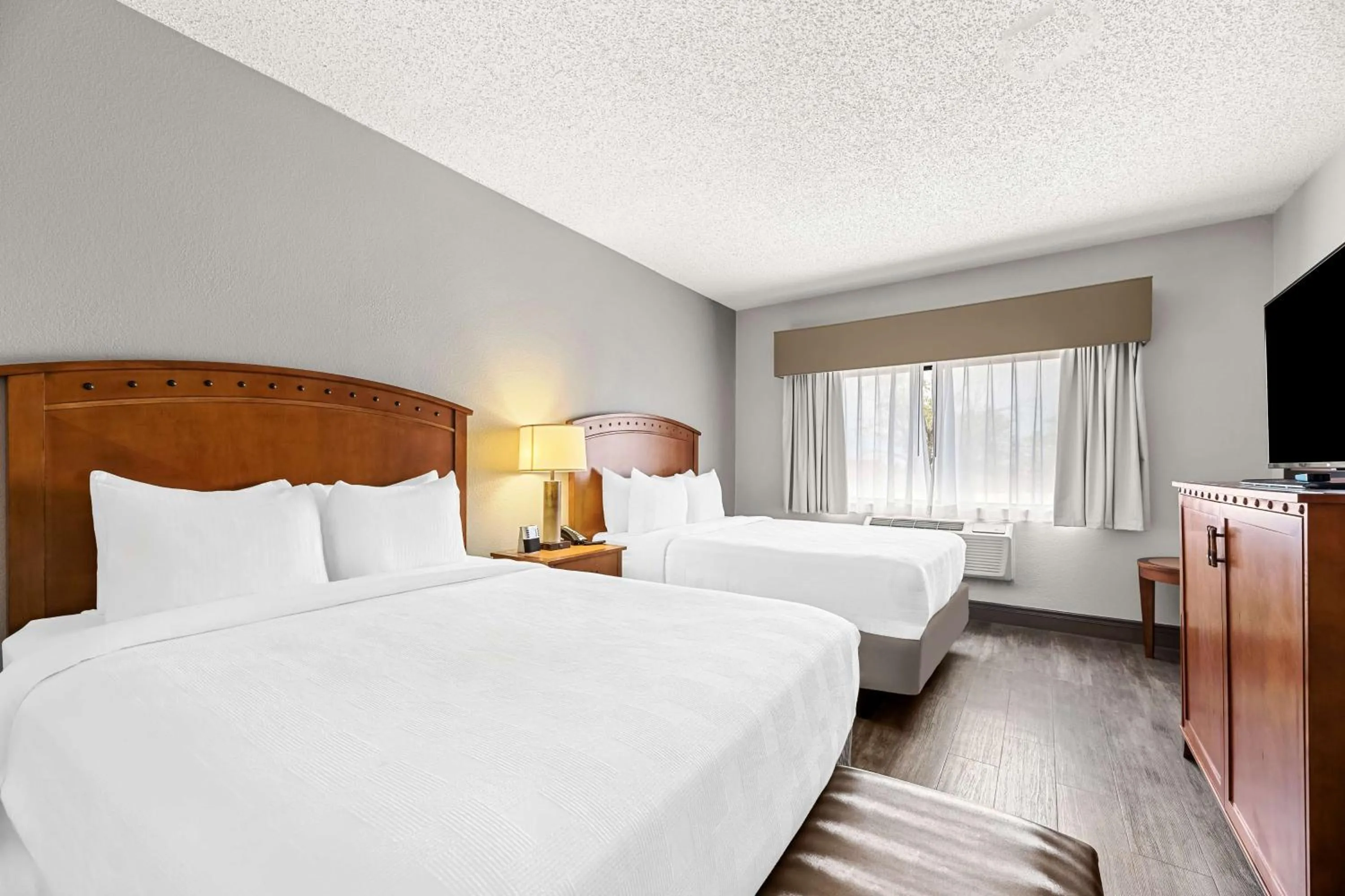 Photo of the whole room, Bed in Best Western Plus At Lake Powell