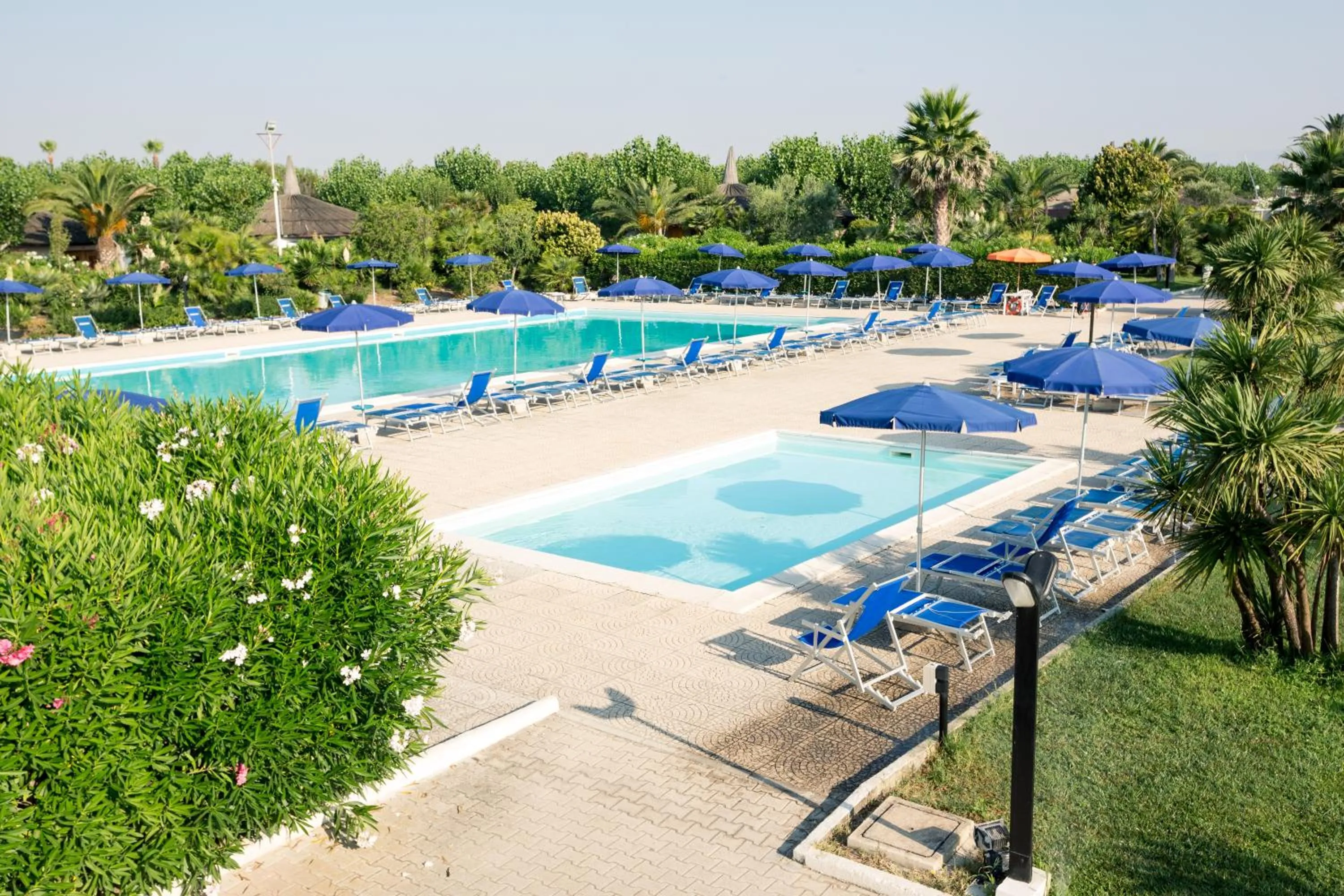 Swimming pool in African Beach Hotel-Residence