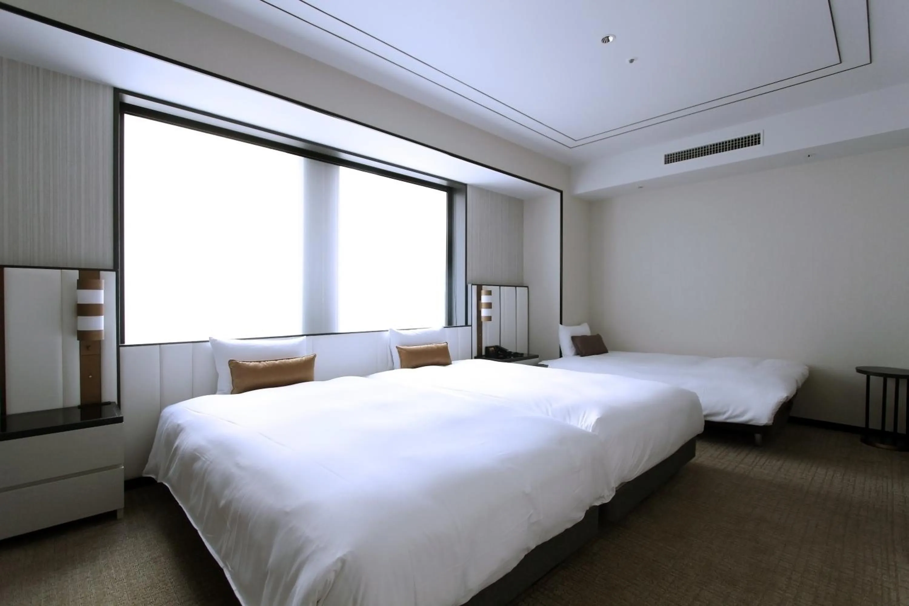 Photo of the whole room, Bed in KOKO HOTEL Premier Nihonbashi Hamacho