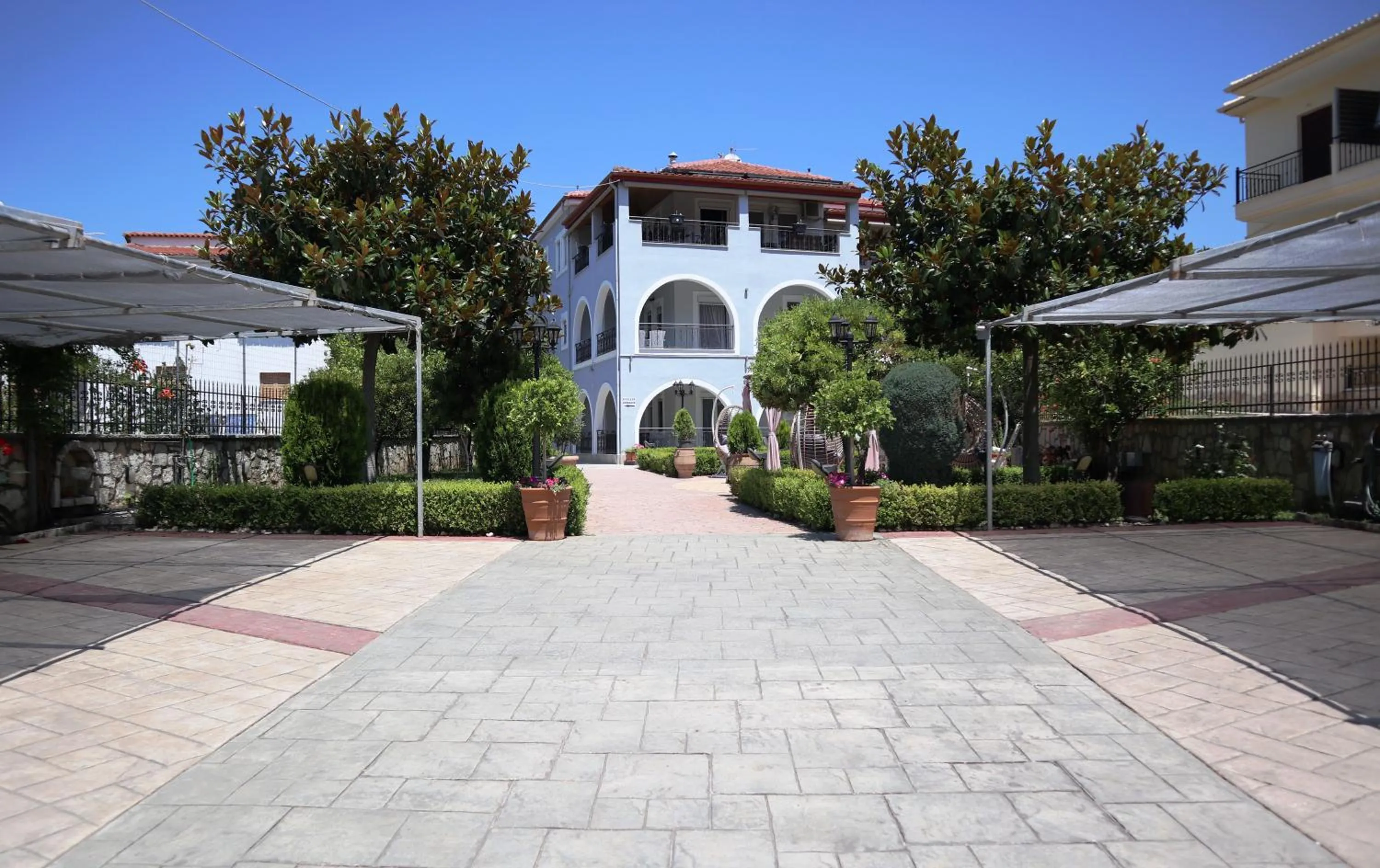 Spring in Delphin Rooms Sivota