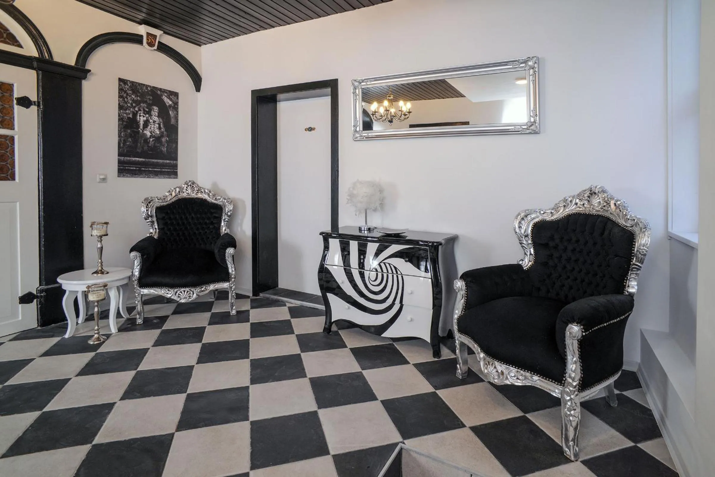 Lobby or reception in Designpension Traumschloss Hotel Garni