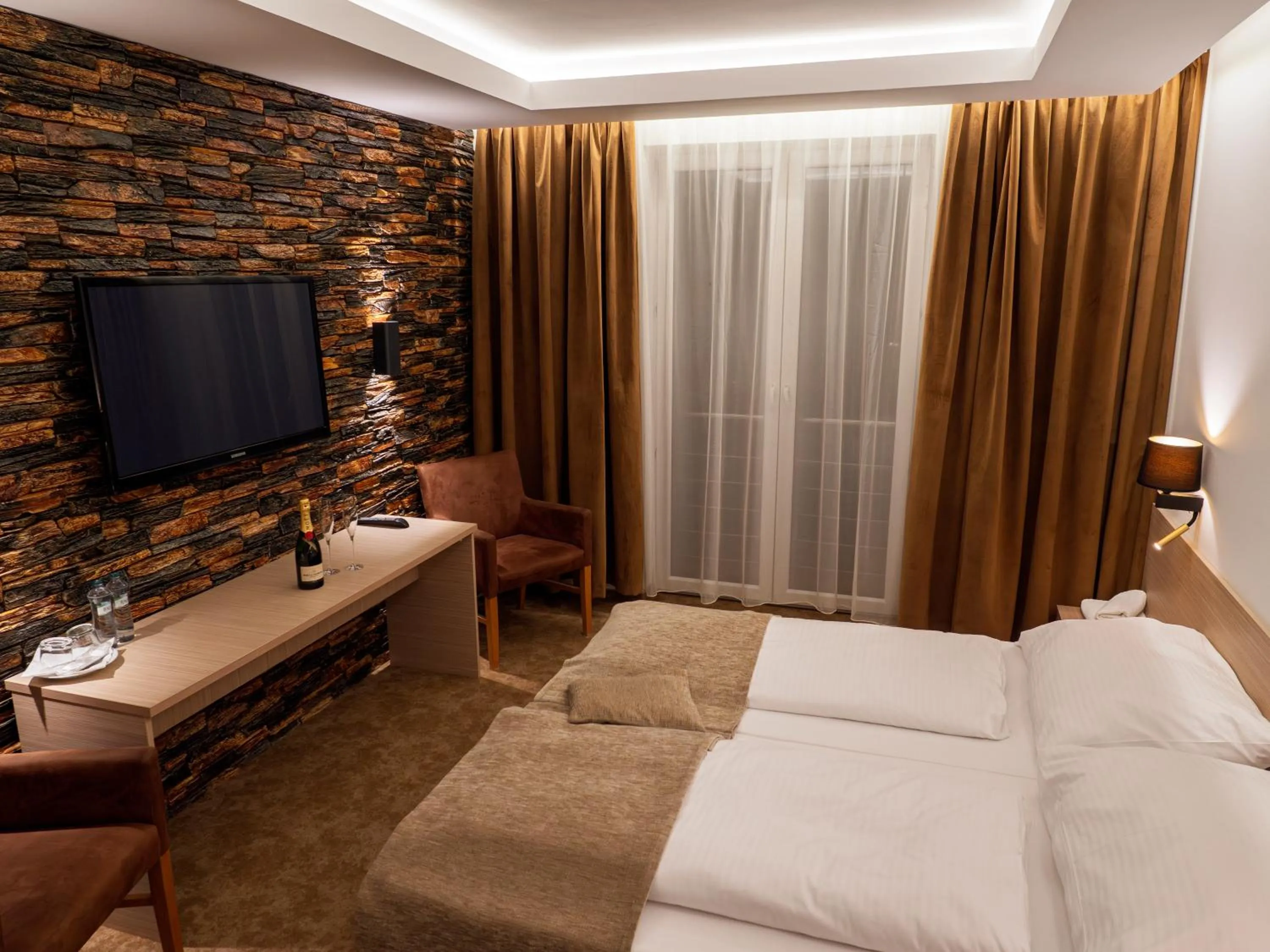 TV and multimedia, Bed in ELITE HOTEL Nová Dubnica