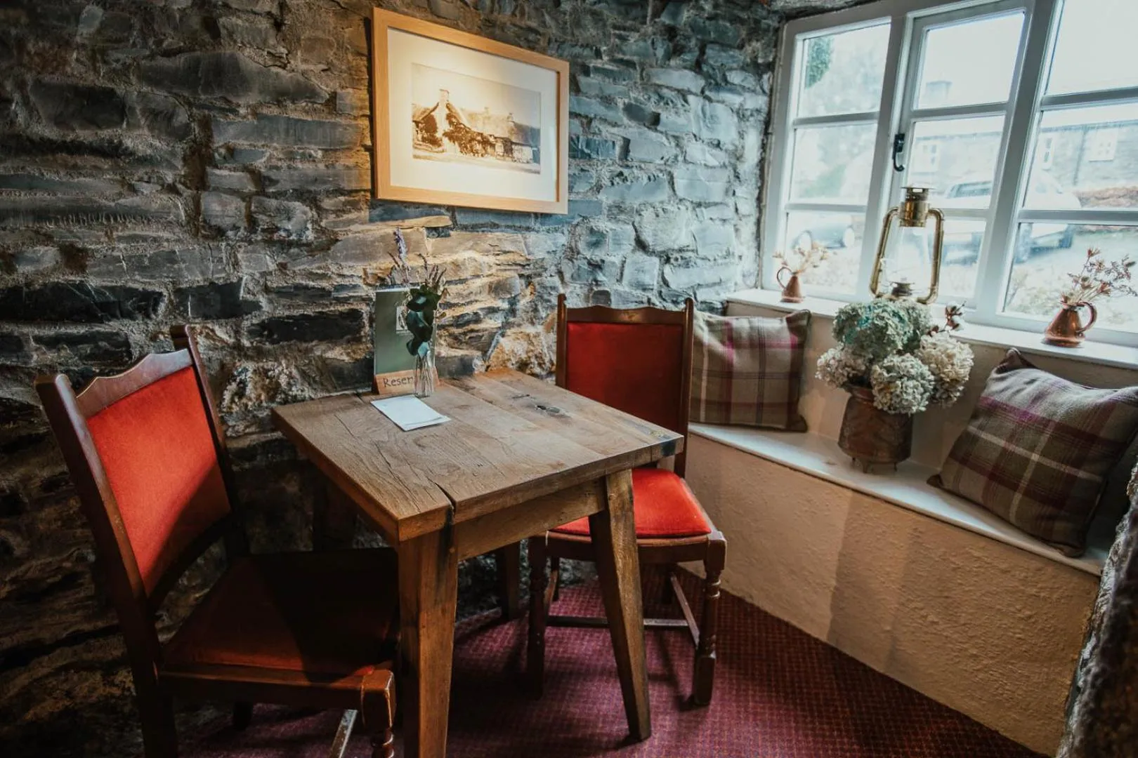 Dining area in Bearslake Inn