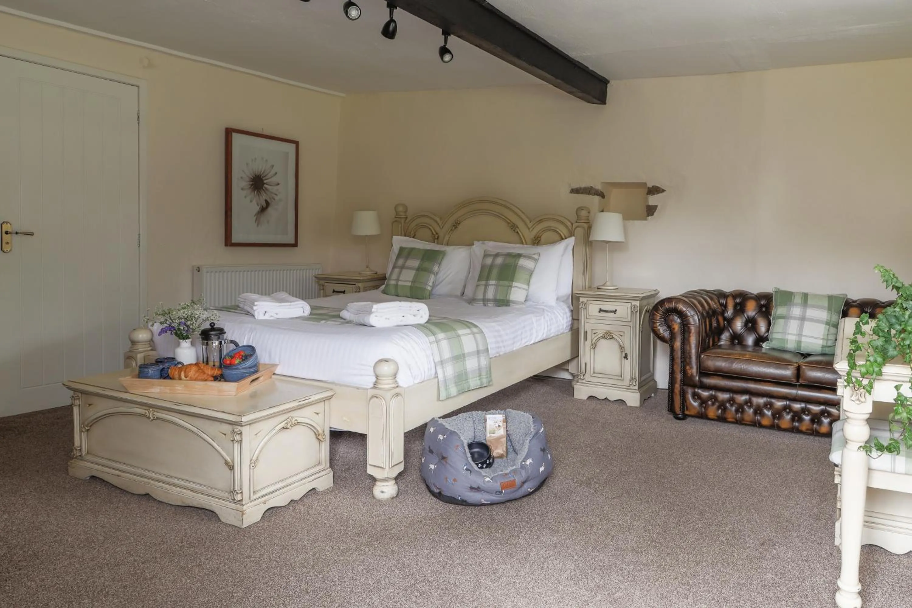 Bedroom, Bed in Bearslake Inn