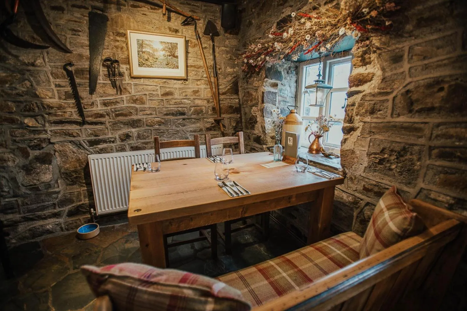 Dining area in Bearslake Inn