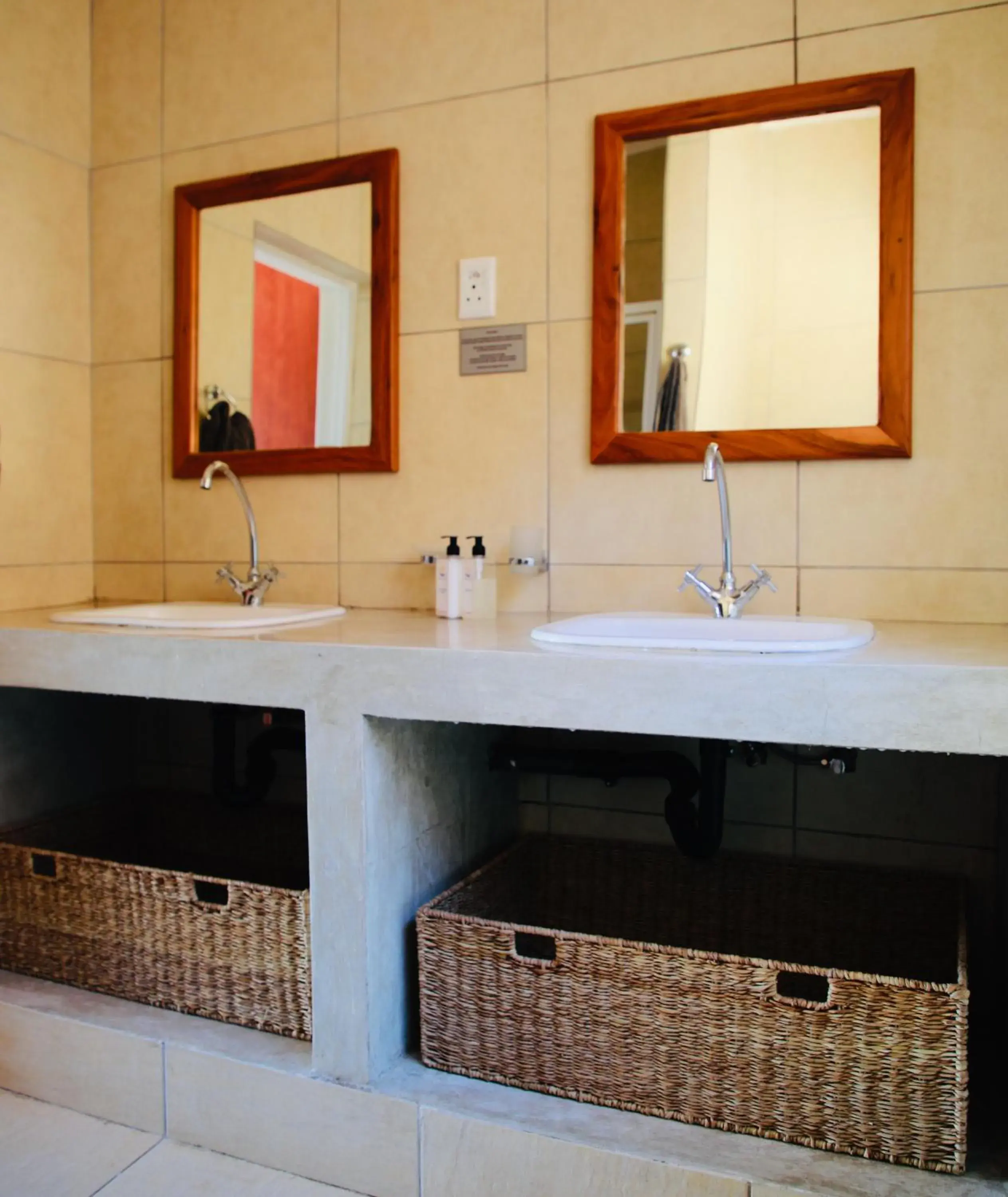 Twin Room - single occupancy in Vista do Mar Twin Room - single occupancy in Vista do Mar