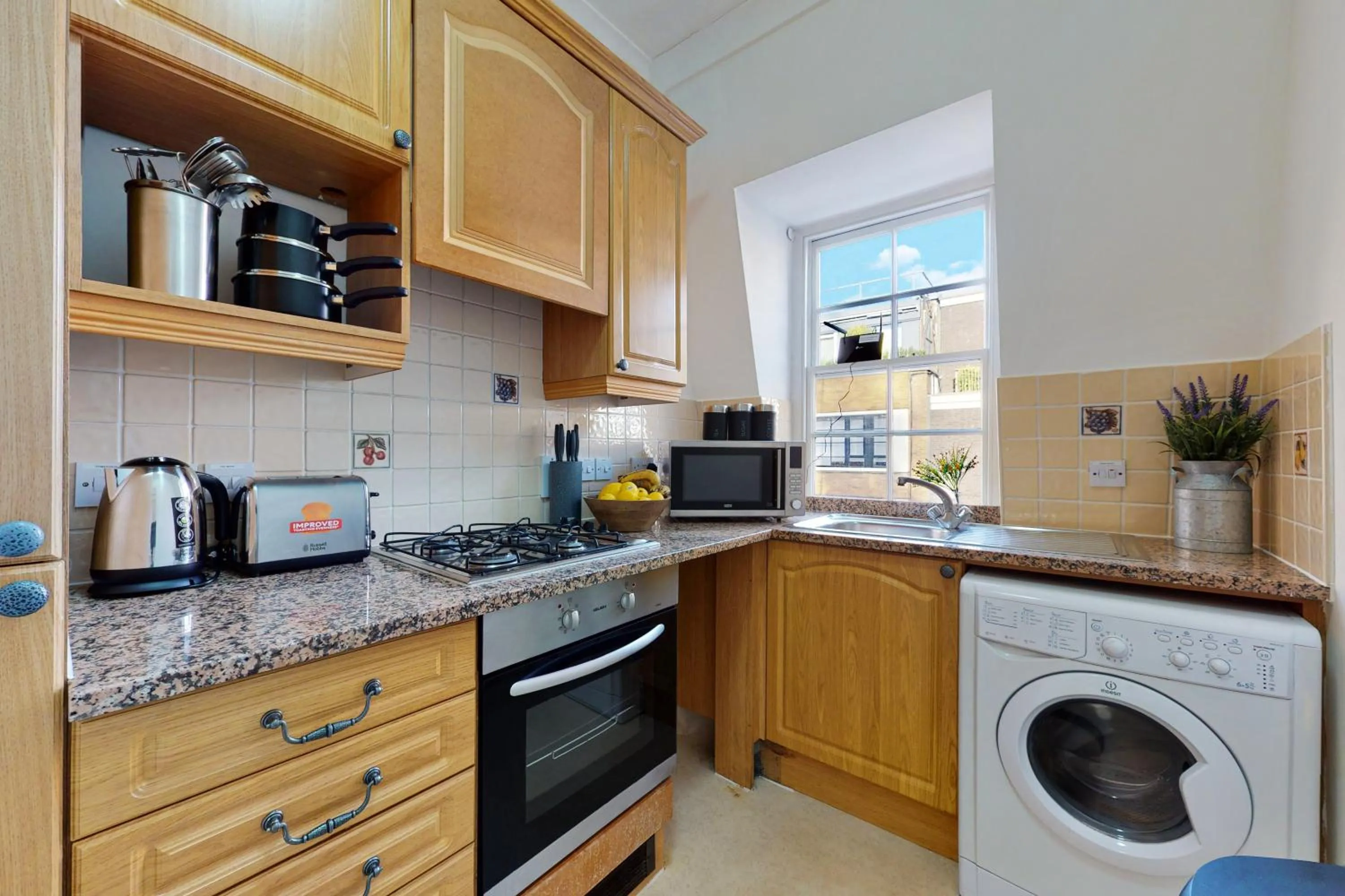 Kitchen or kitchenette in Park Lane Apartments - Clarges Street