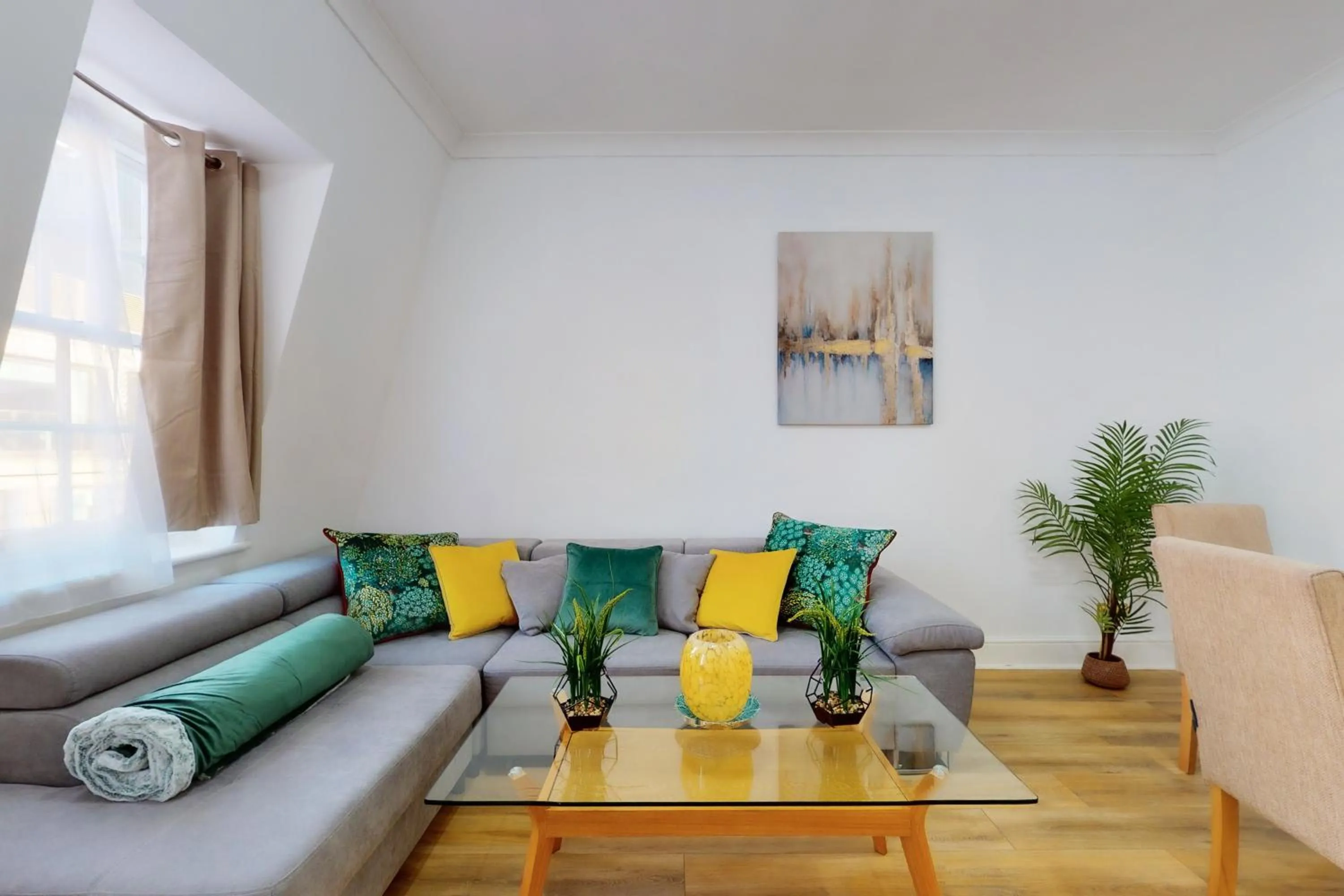 Living room in Park Lane Apartments - Clarges Street