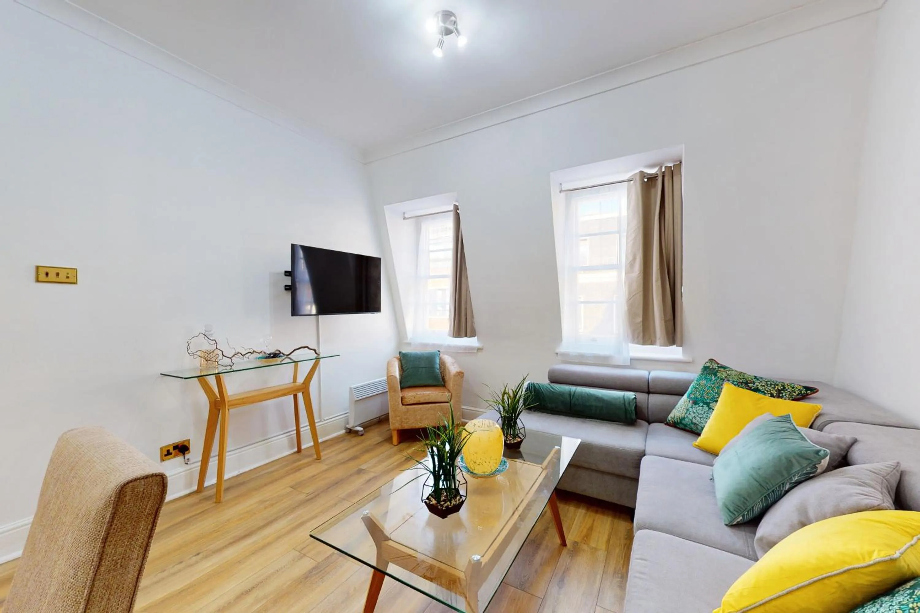Living room in Park Lane Apartments - Clarges Street