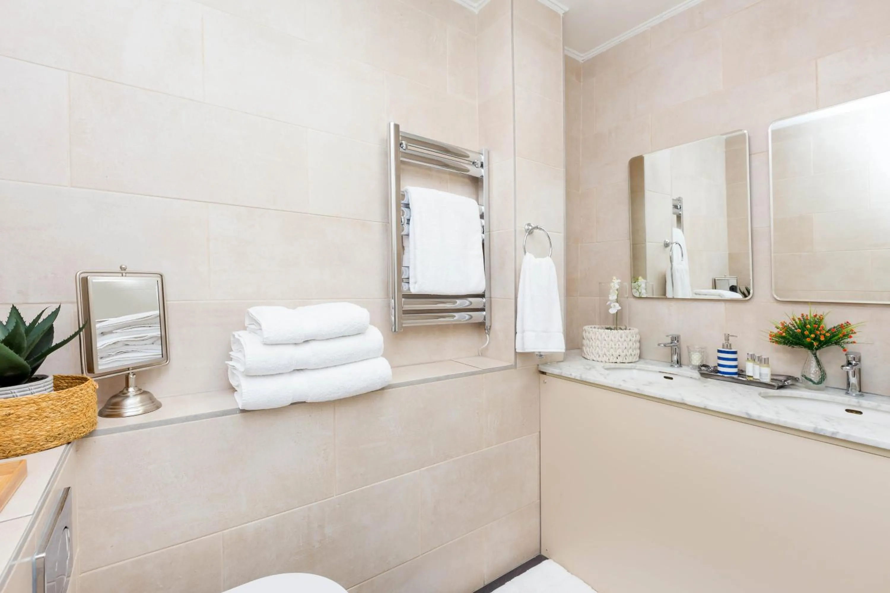 Bathroom in Park Lane Apartments - Clarges Street
