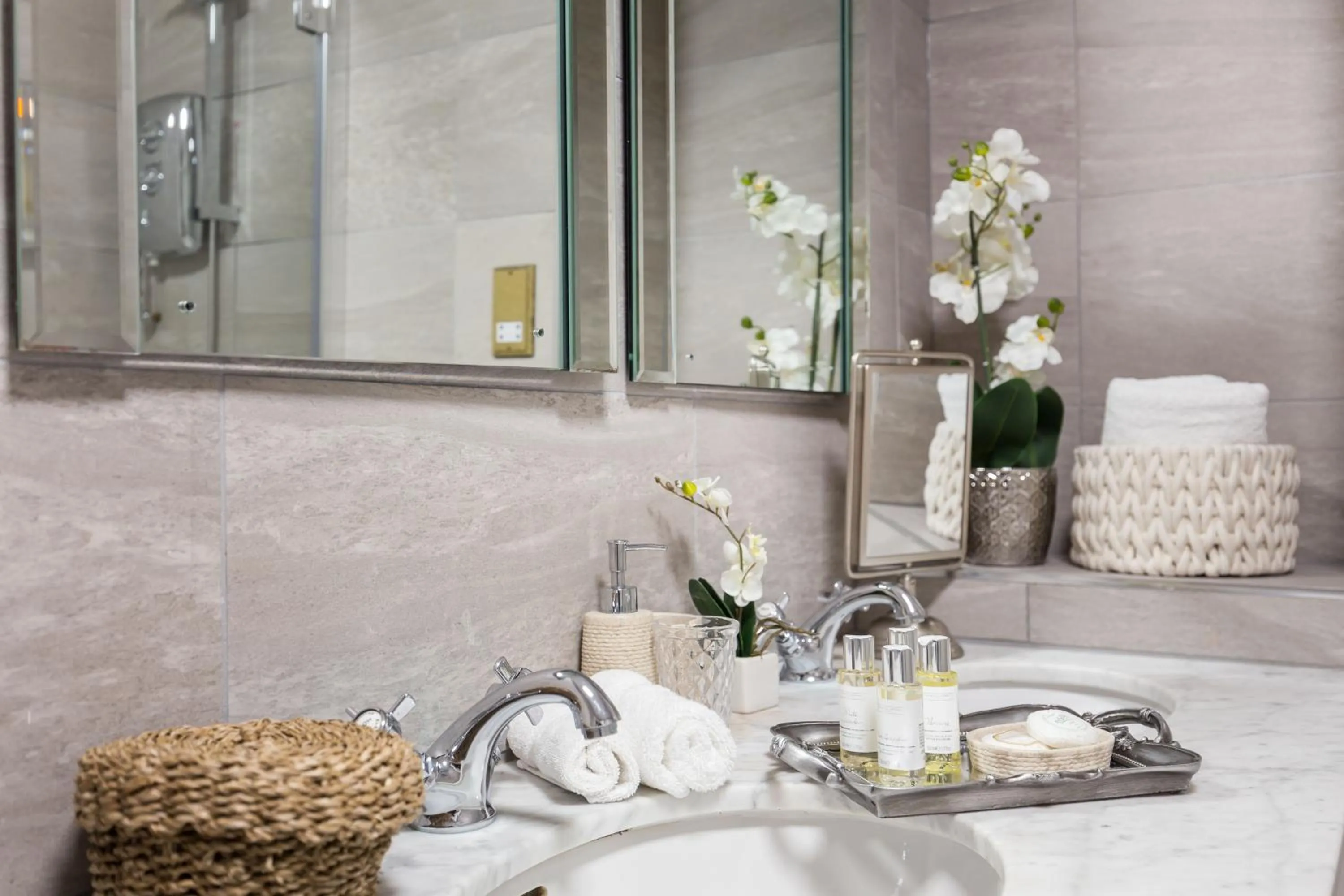 Bathroom in Park Lane Apartments - Clarges Street