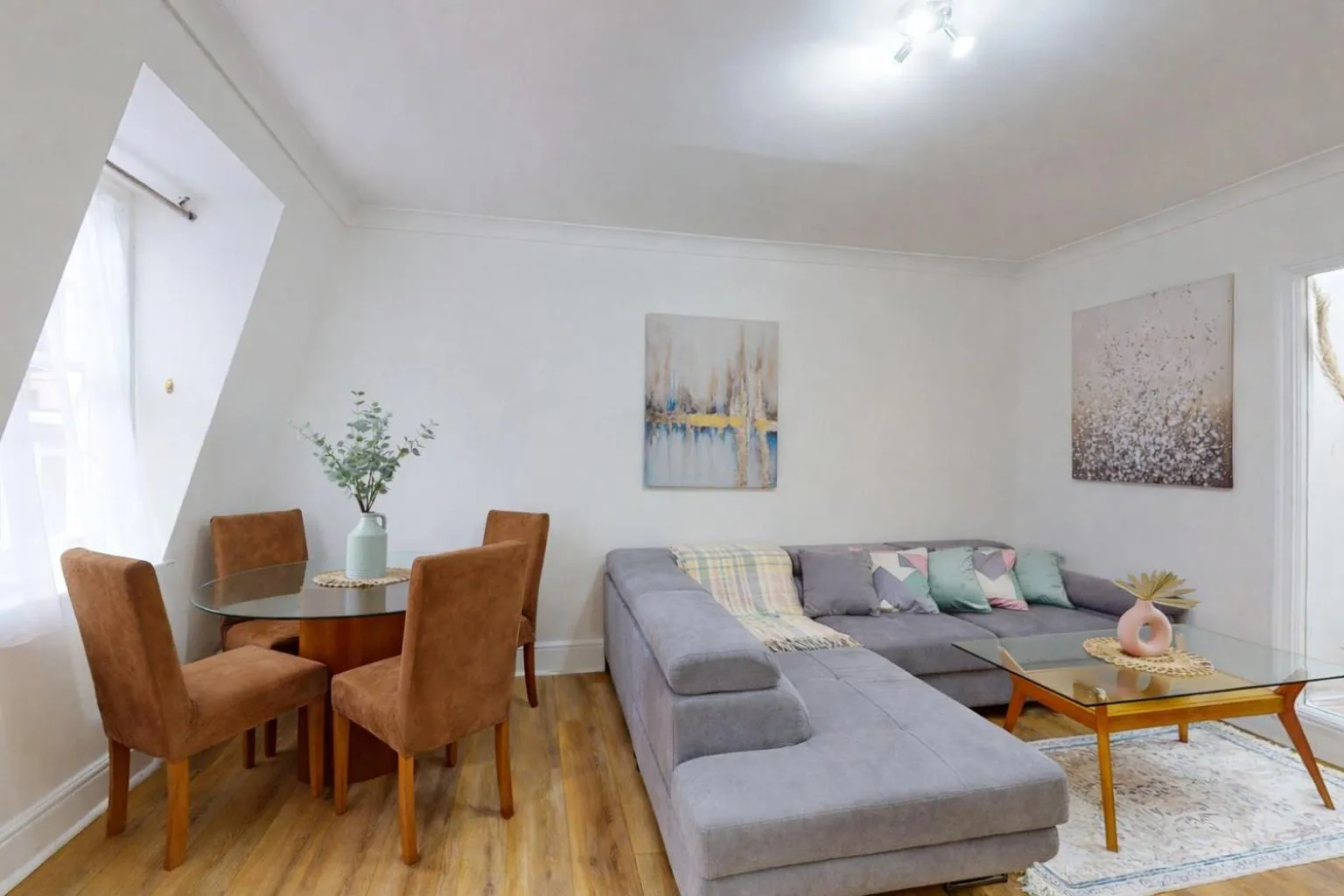 Living room in Park Lane Apartments - Clarges Street