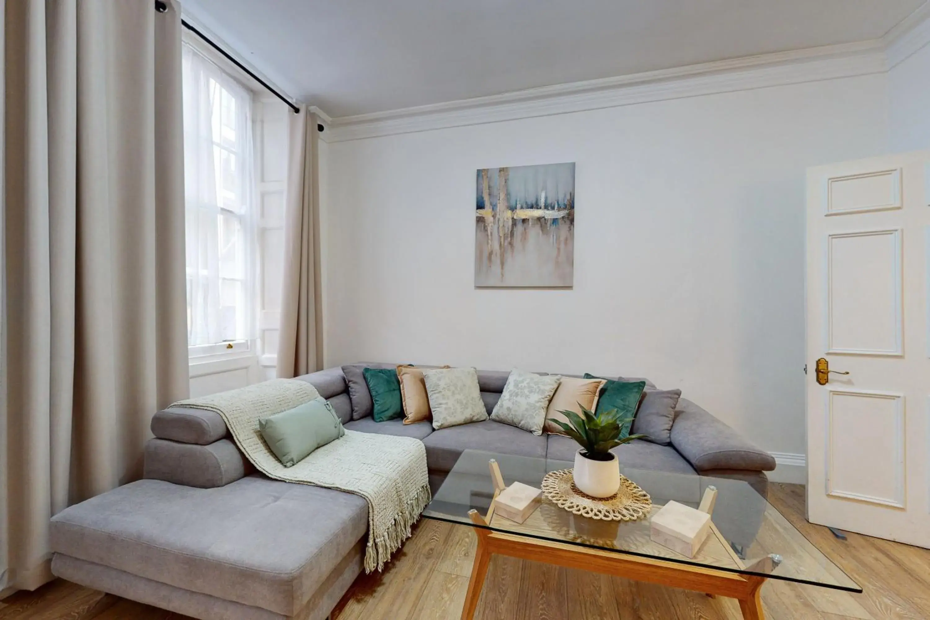 Two-Bedroom Apartment with Terrace in Park Lane Apartments - Clarges Street Two-Bedroom Apartment with Terrace in Park Lane Apartments - Clarges Street