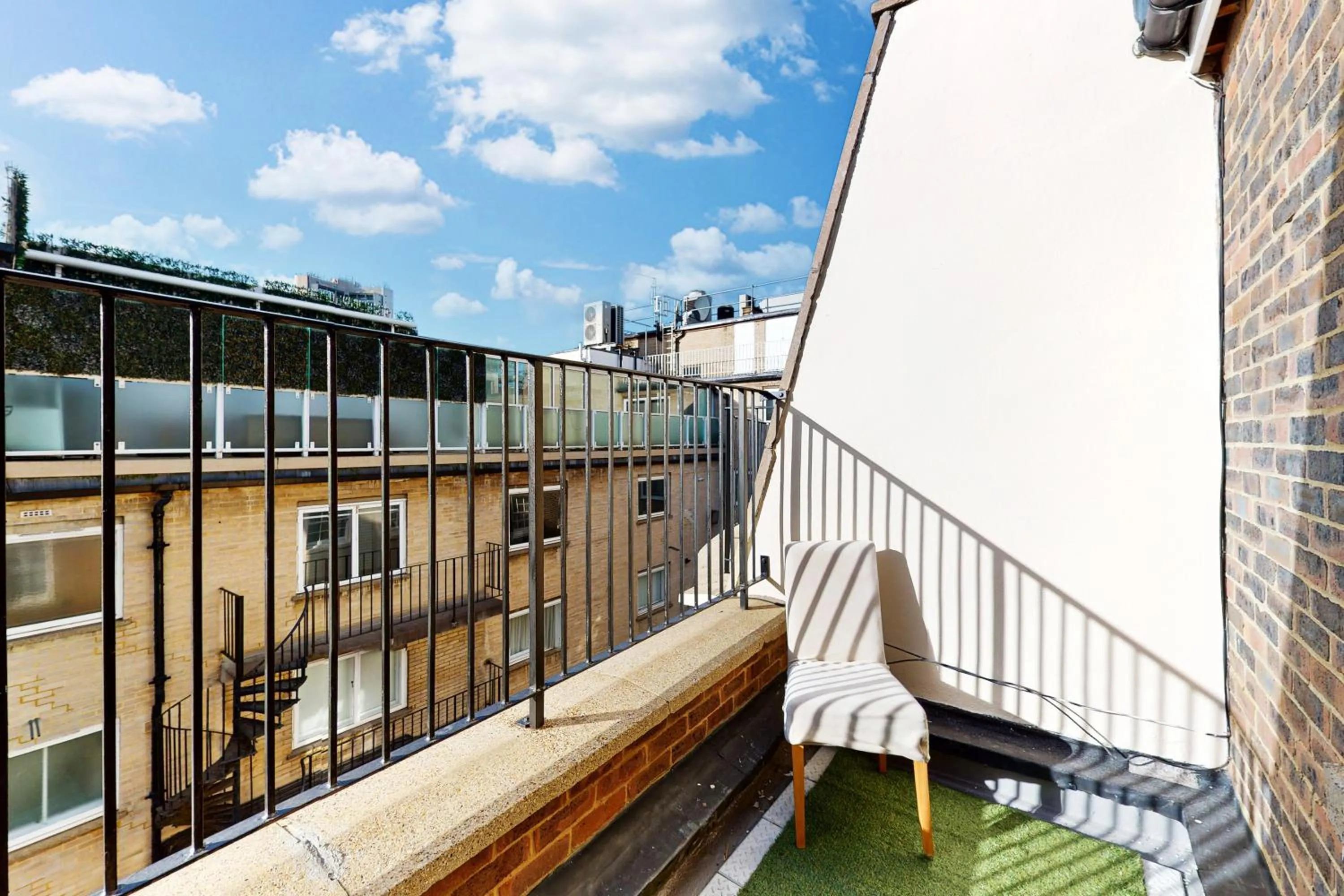 Balcony/Terrace in Park Lane Apartments - Clarges Street