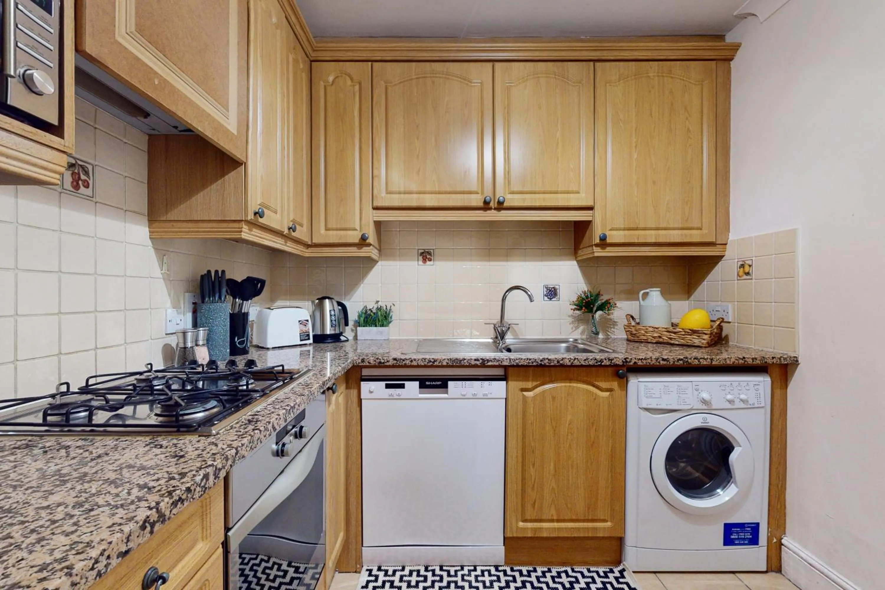 Kitchen or kitchenette in Park Lane Apartments - Clarges Street