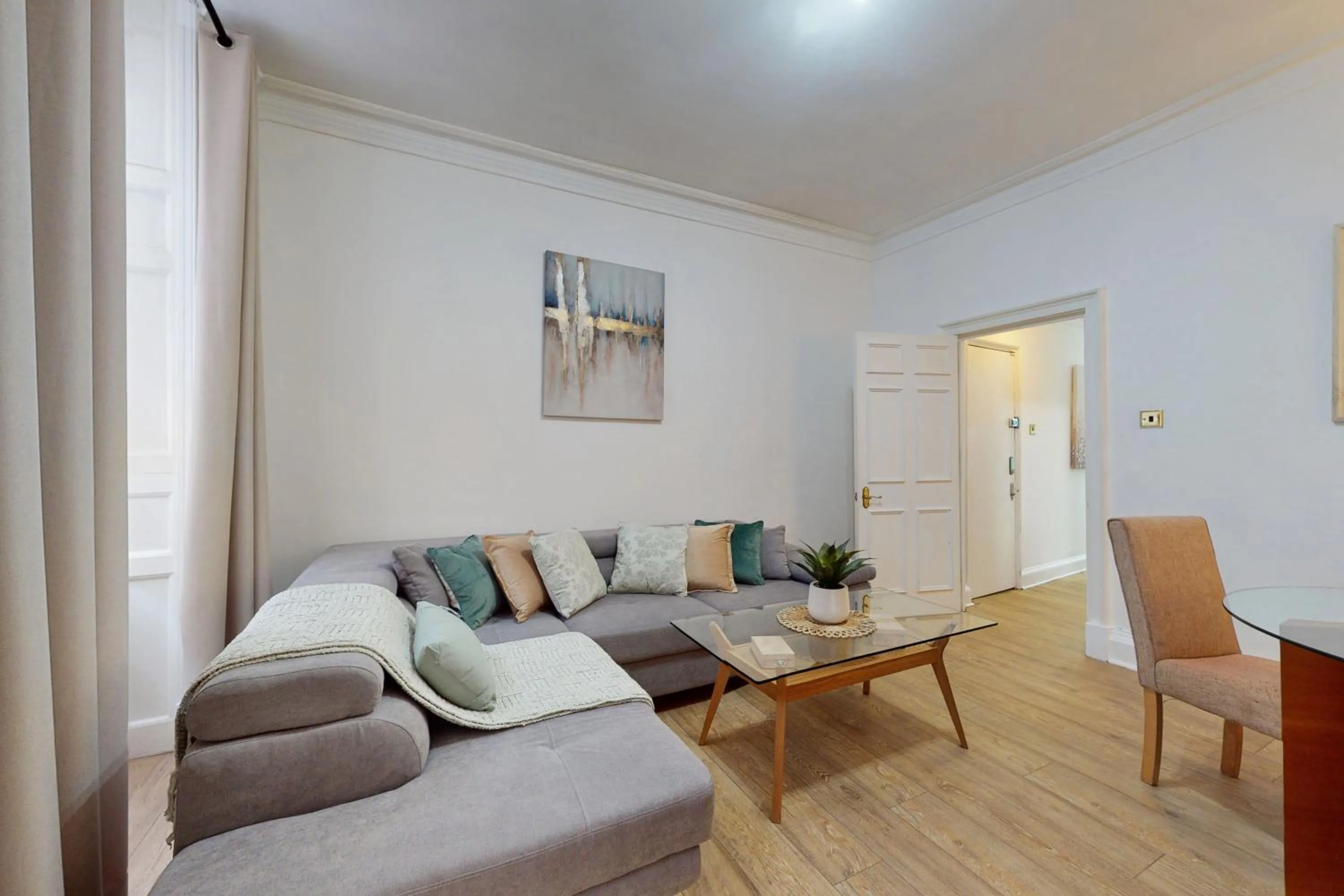 Living room in Park Lane Apartments - Clarges Street