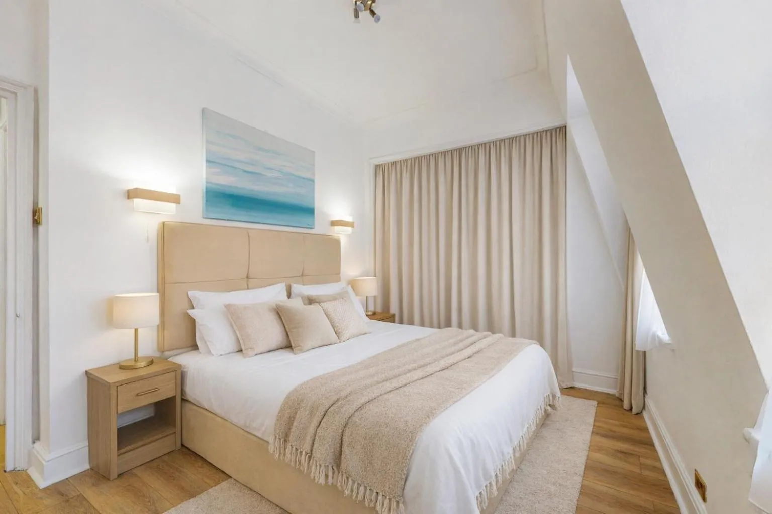 Bed in Park Lane Apartments - Clarges Street