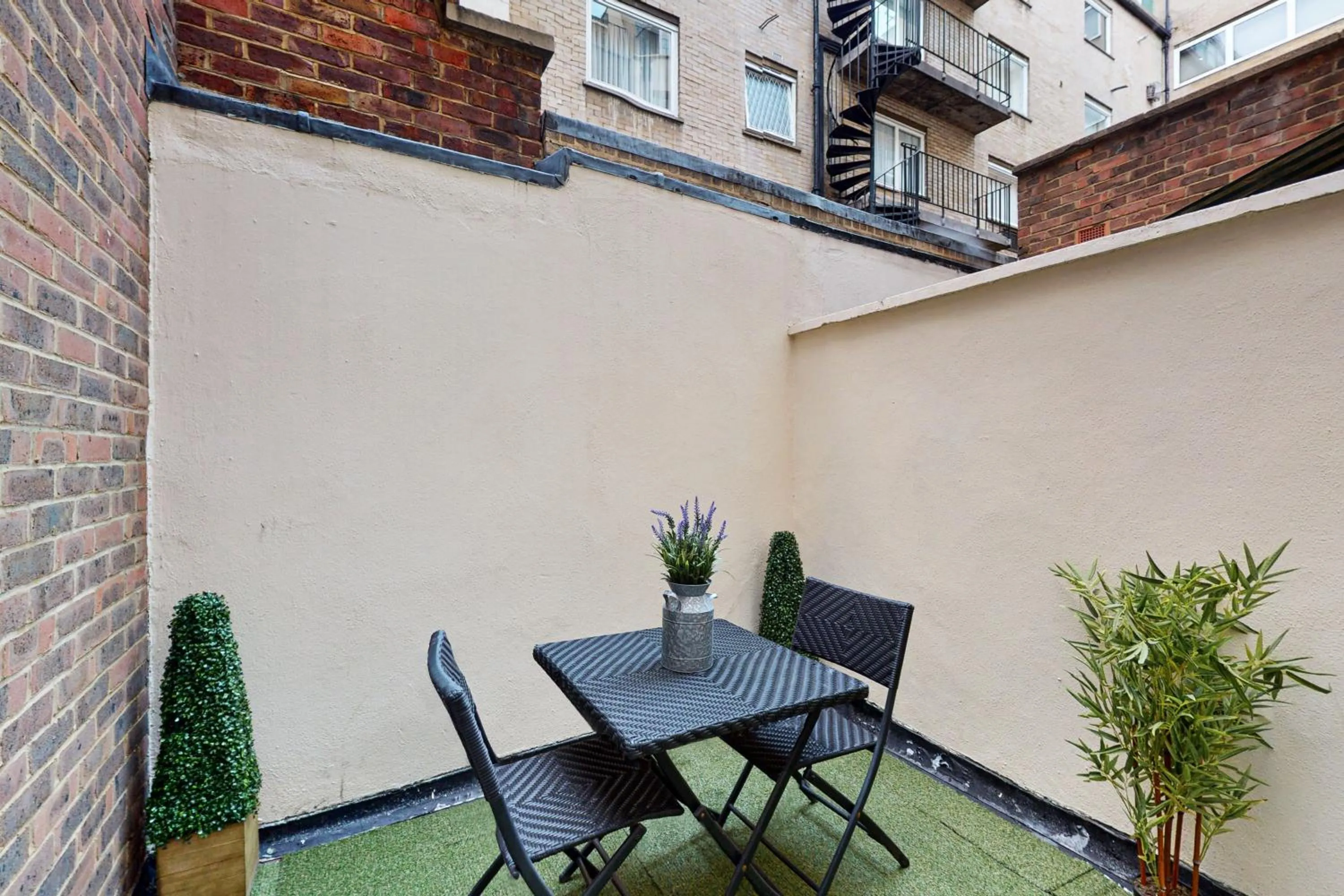 Balcony/Terrace in Park Lane Apartments - Clarges Street