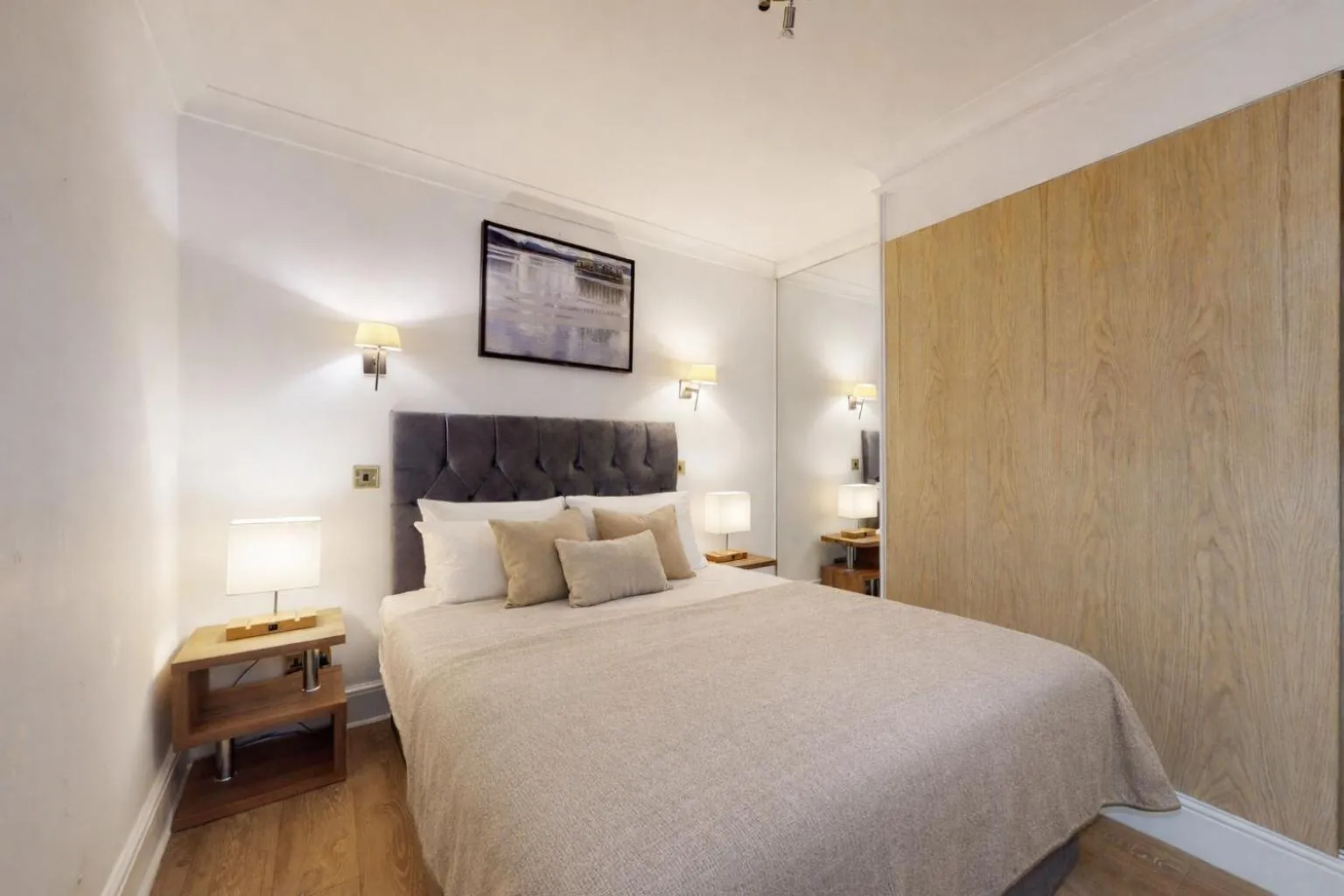 Bed in Park Lane Apartments - Clarges Street