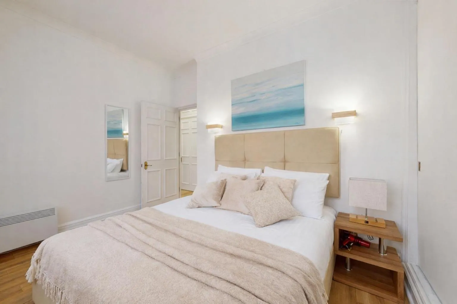 Bed in Park Lane Apartments - Clarges Street