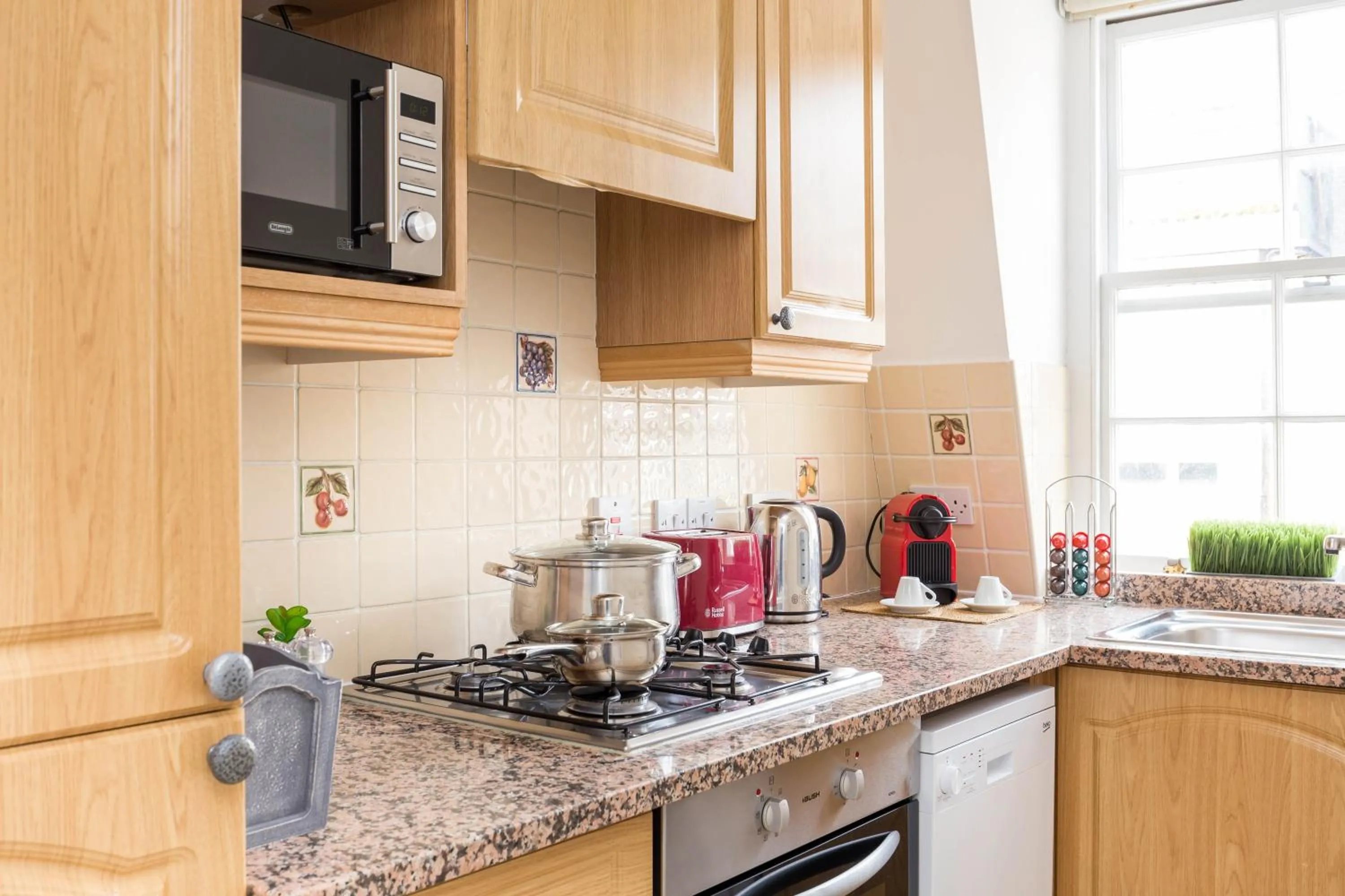 Kitchen or kitchenette in Park Lane Apartments - Clarges Street