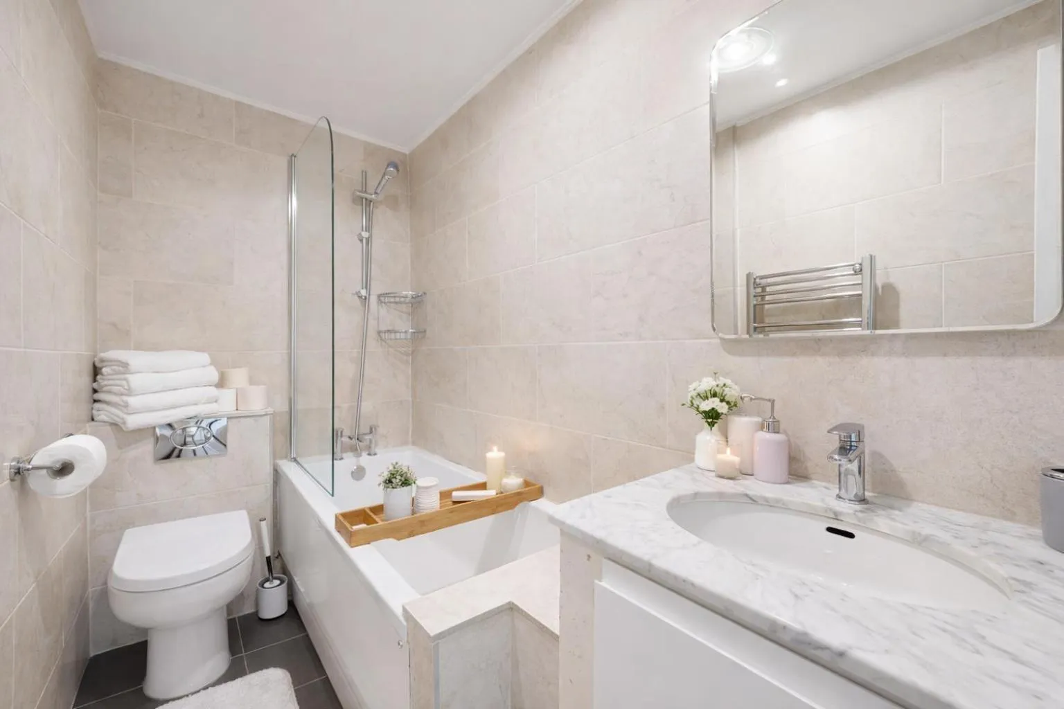 Bathroom in Park Lane Apartments - Clarges Street