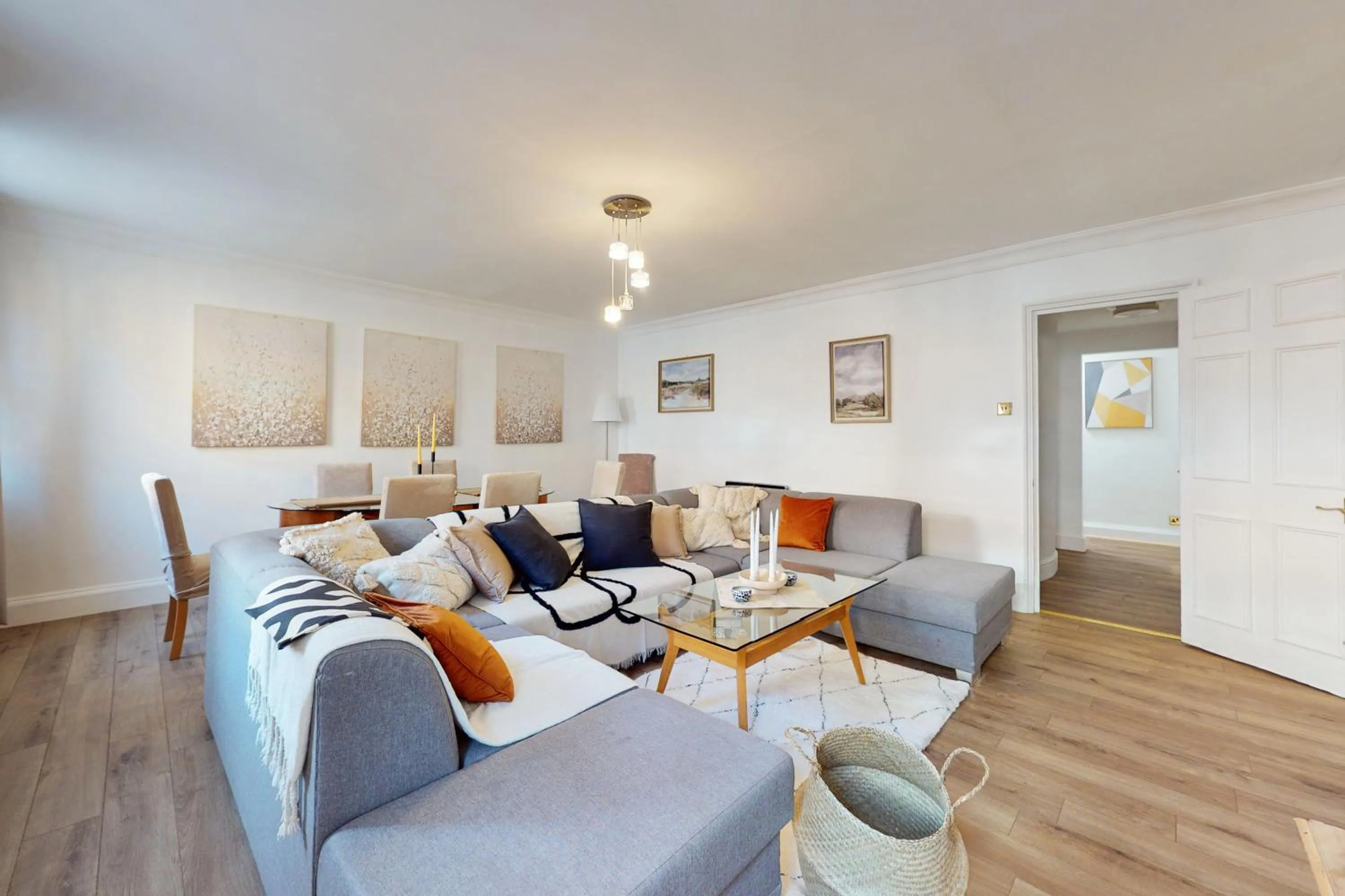 Living room in Park Lane Apartments - Clarges Street