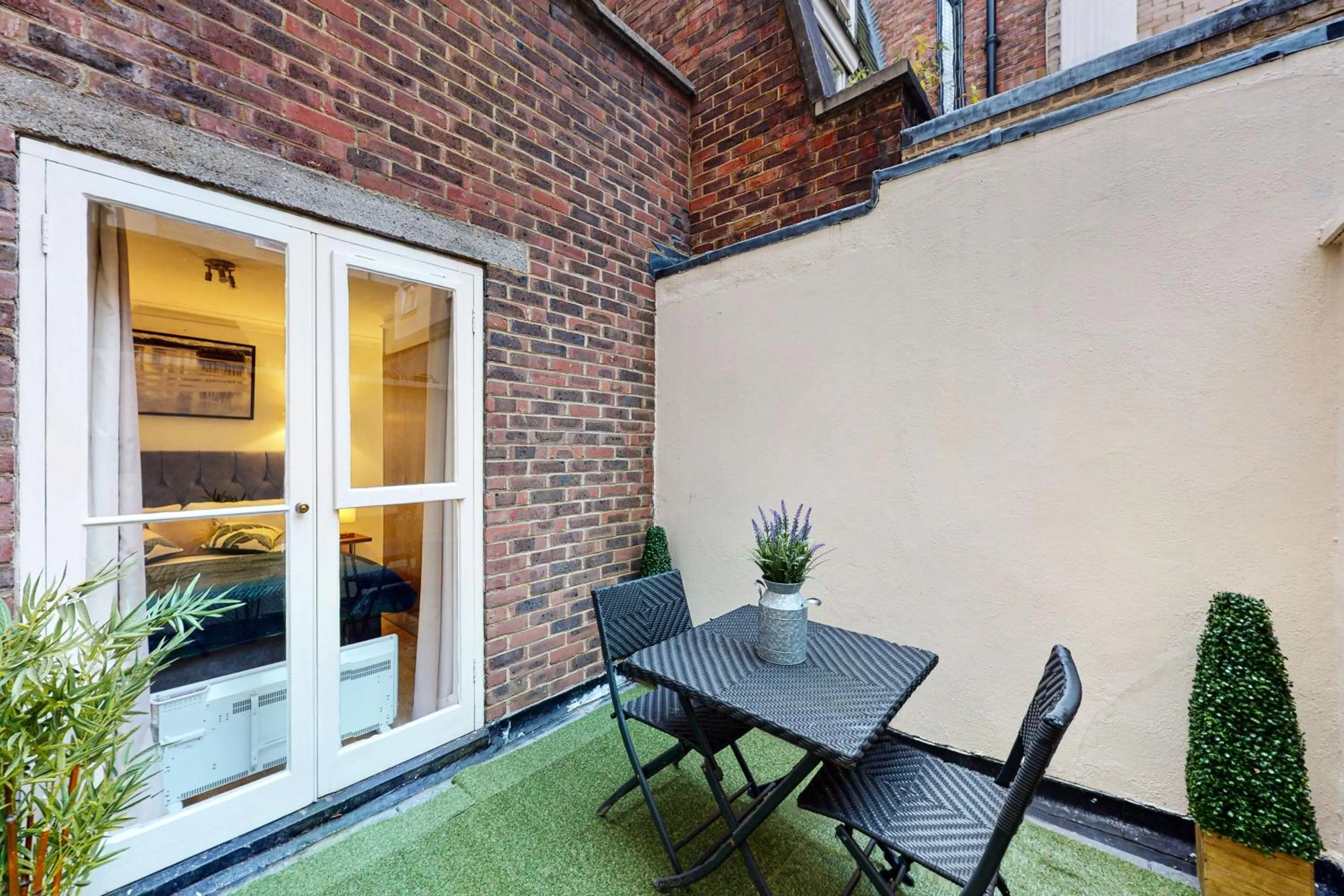 Balcony/Terrace in Park Lane Apartments - Clarges Street