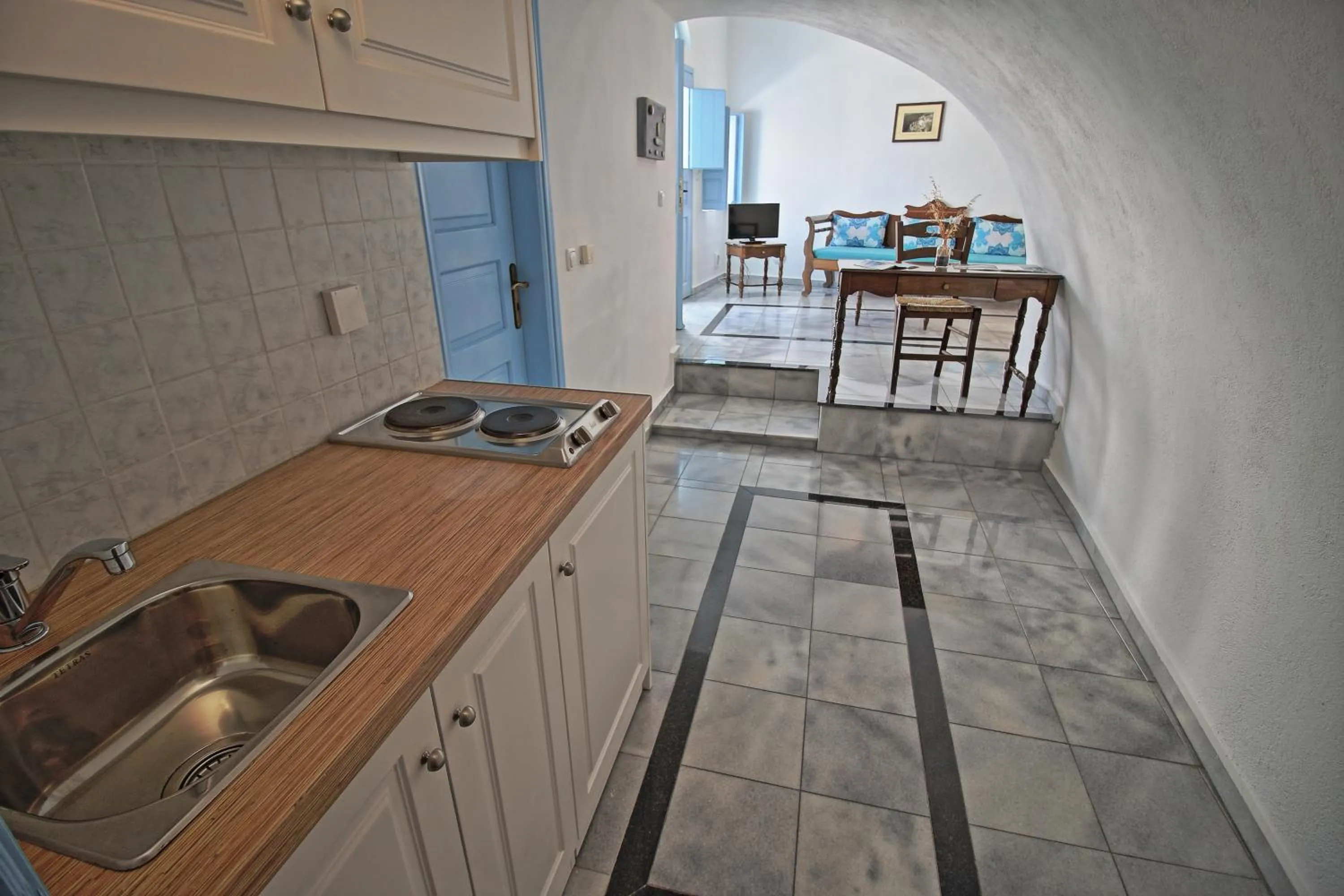 Kitchen or kitchenette in Aethrio Sunset Village - Oia