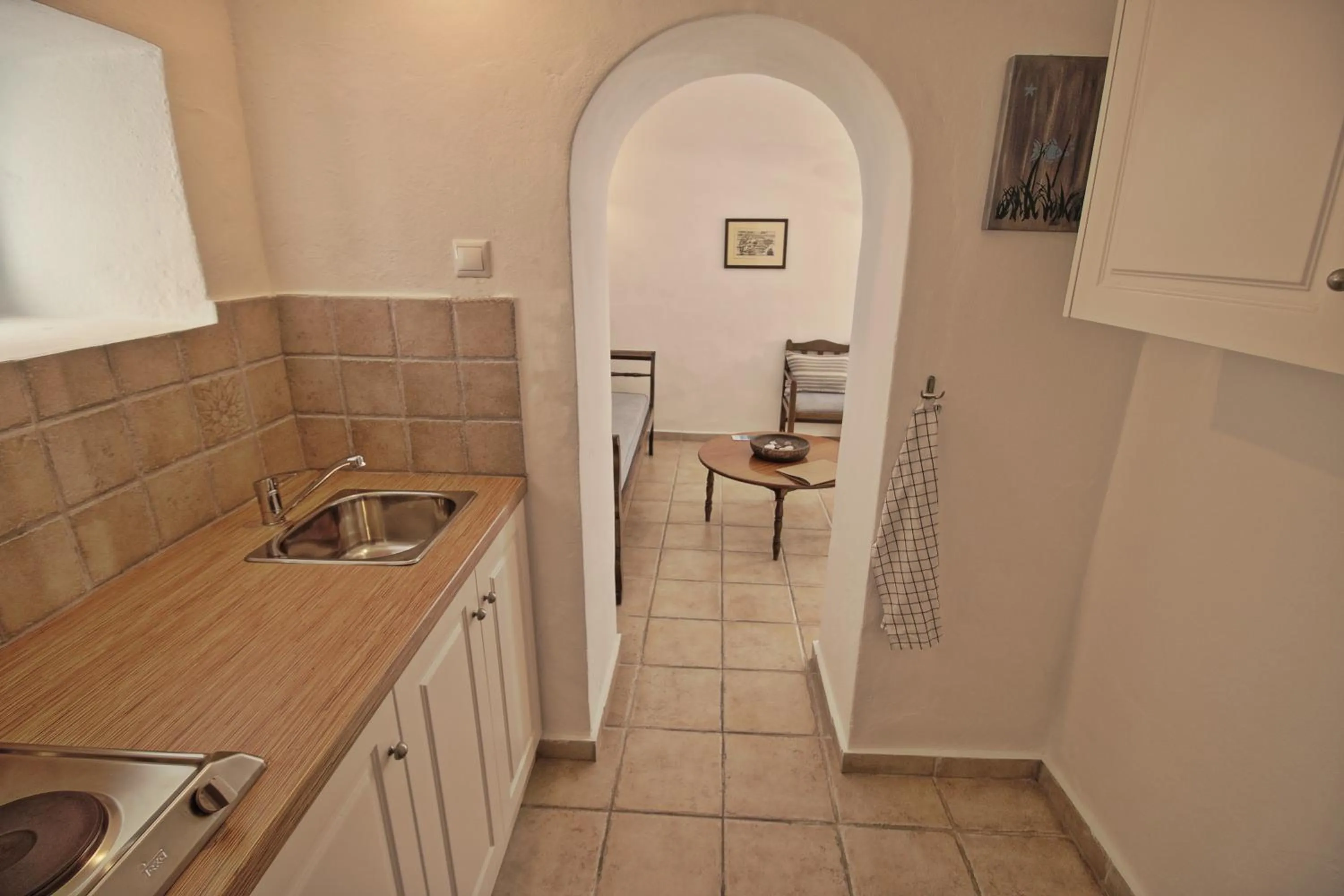 Kitchen or kitchenette in Aethrio Sunset Village - Oia