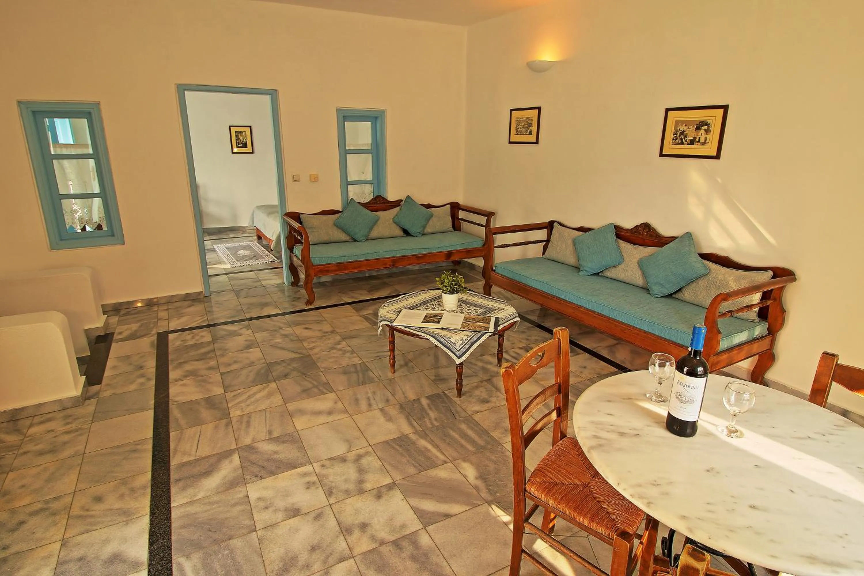 Living room in Aethrio Sunset Village - Oia