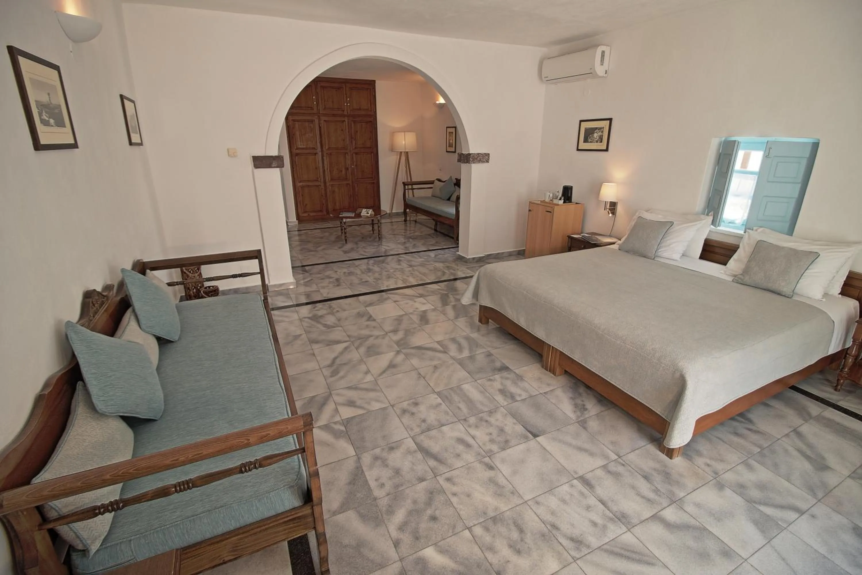 Bedroom, Bed in Aethrio Sunset Village - Oia