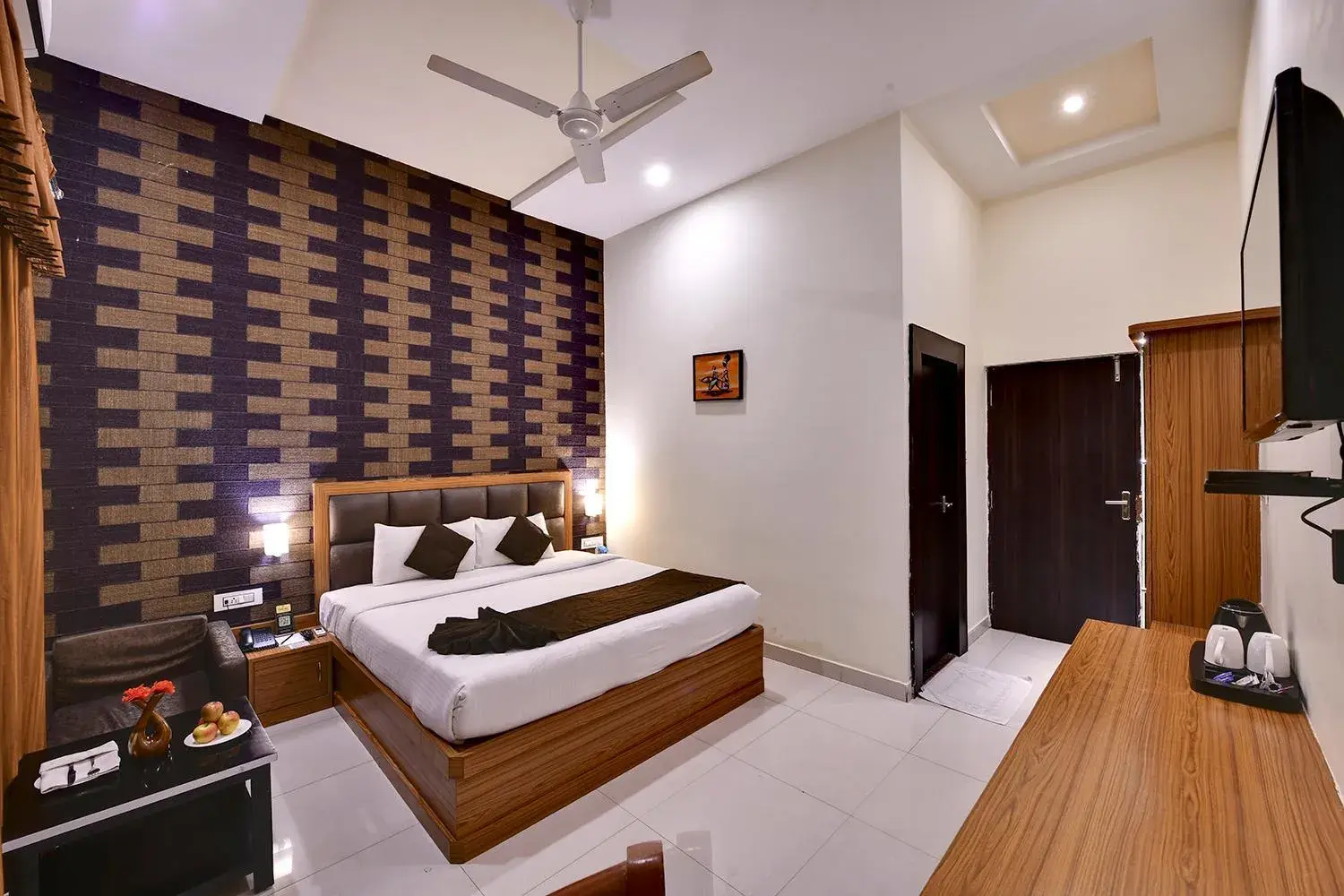 Deluxe Double Room - single occupancy in GenX Mirzapur Deluxe Double Room - single occupancy in GenX Mirzapur
