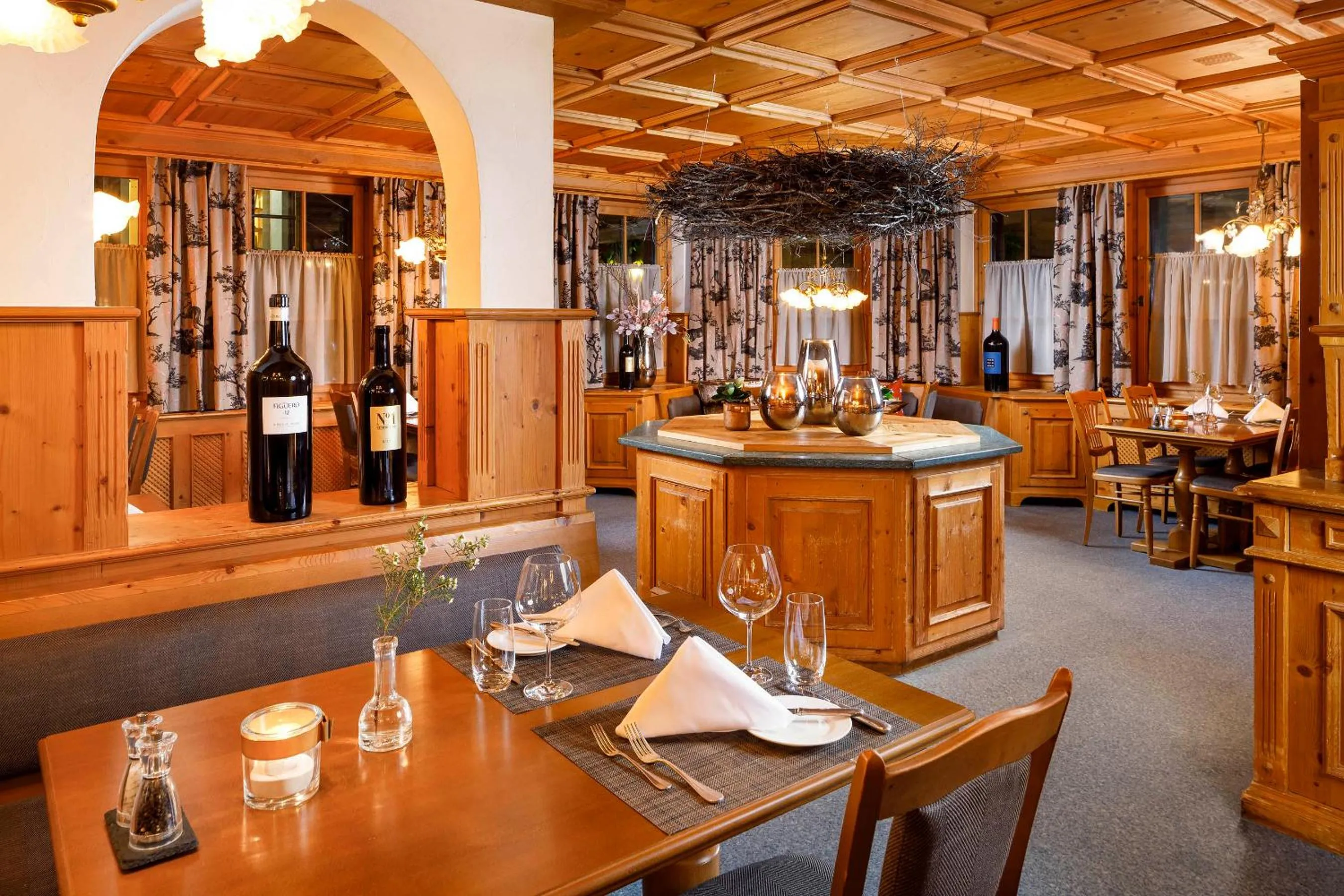 Restaurant/places to eat in Hirschen Guesthouse - Village Hotel
