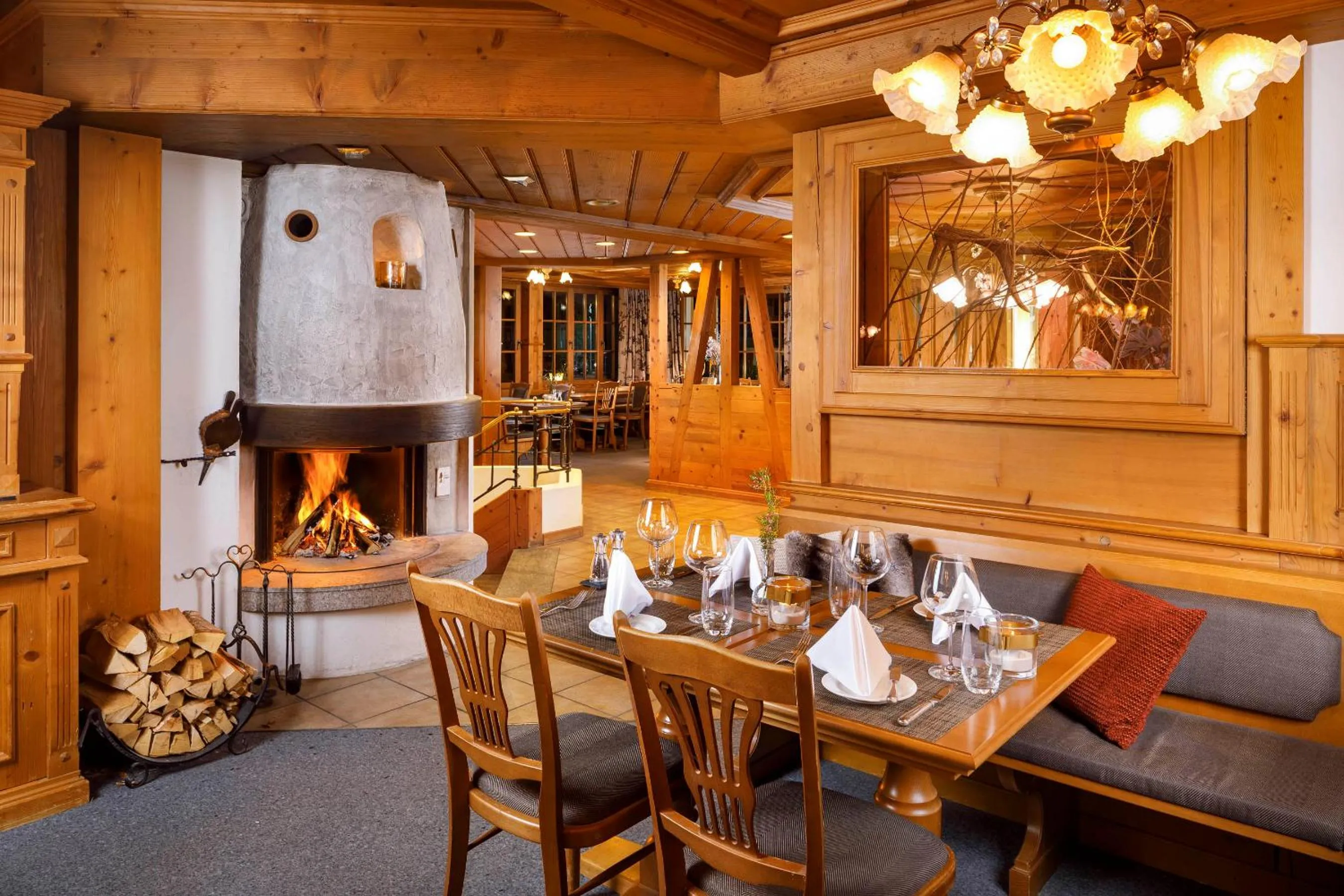 Restaurant/places to eat in Hirschen Guesthouse - Village Hotel
