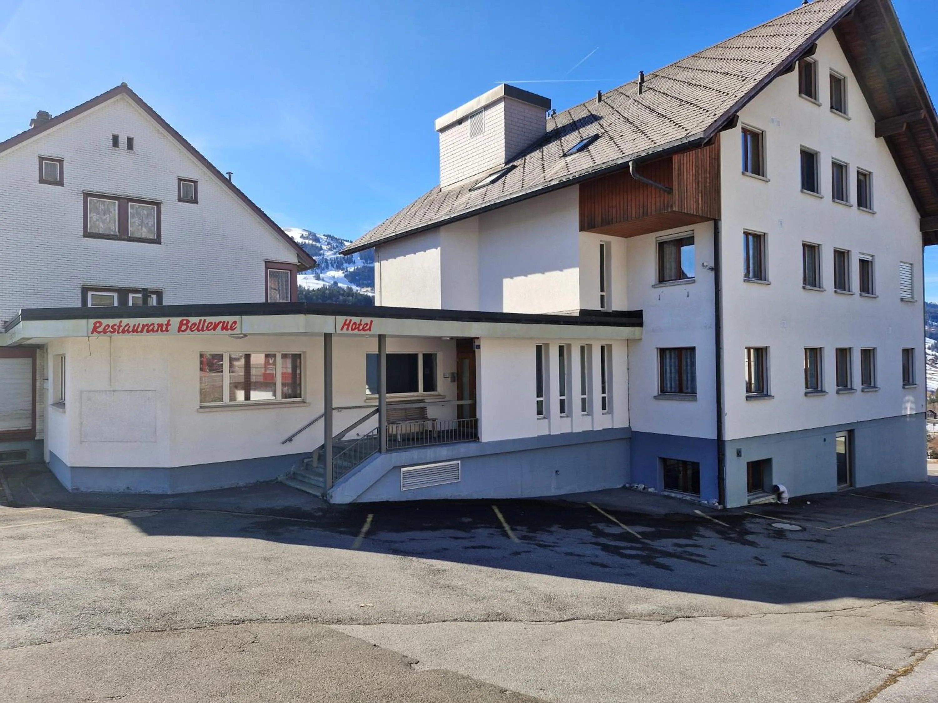 Property building in Hirschen Guesthouse - Village Hotel