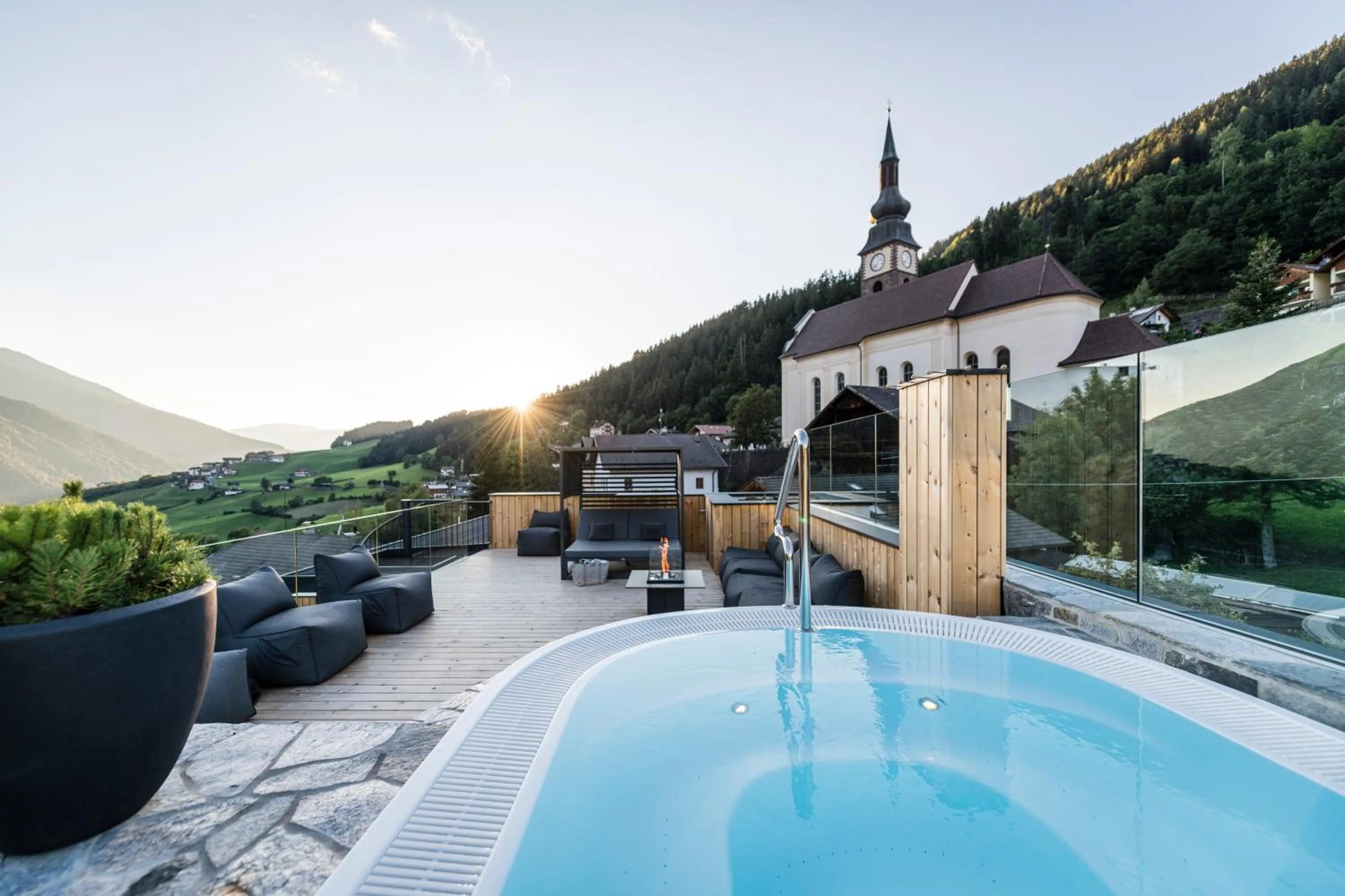 Hot Tub in Viel Nois Guest House