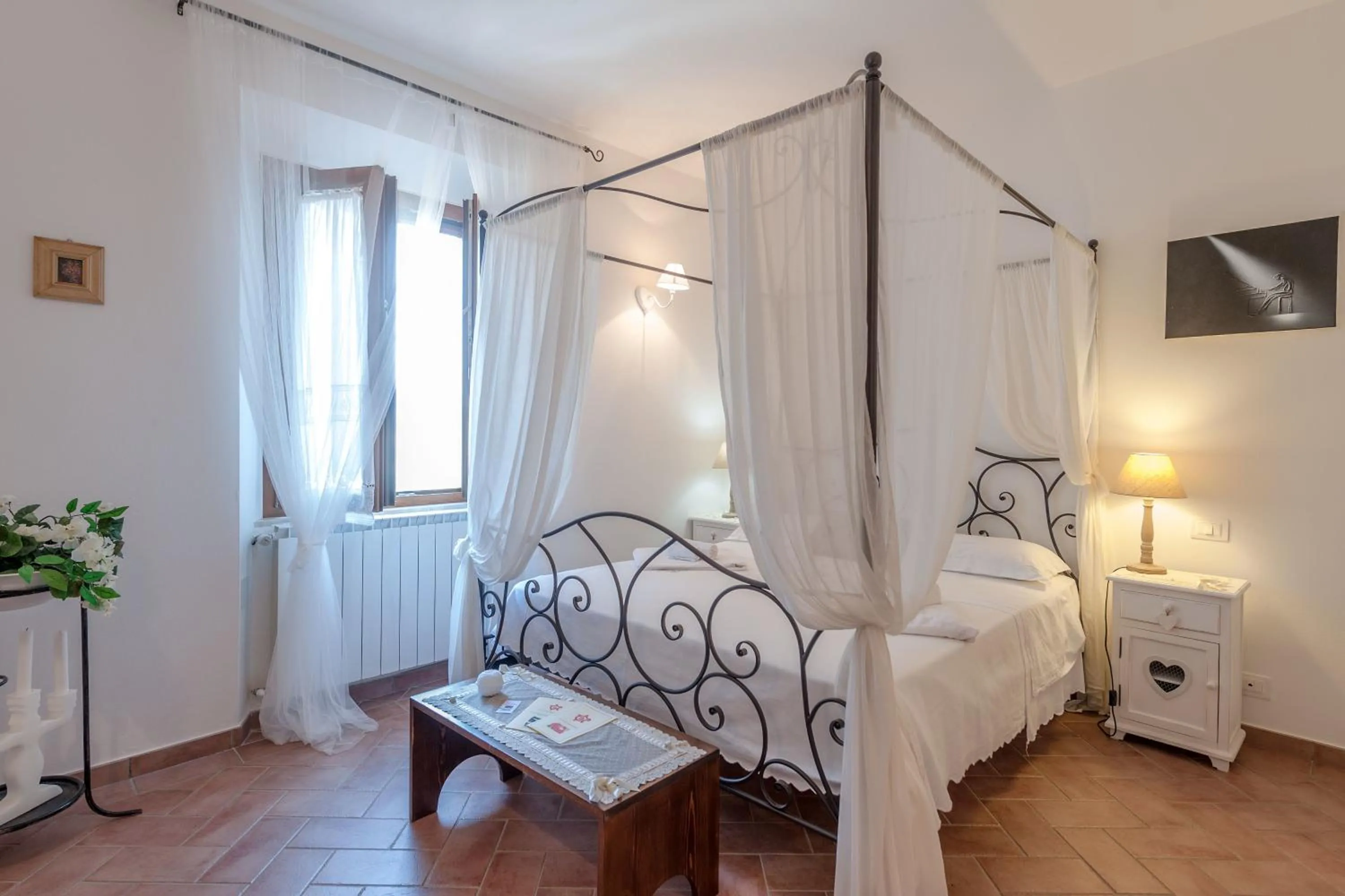 Photo of the whole room, Bed in Le Tartarughe rooms