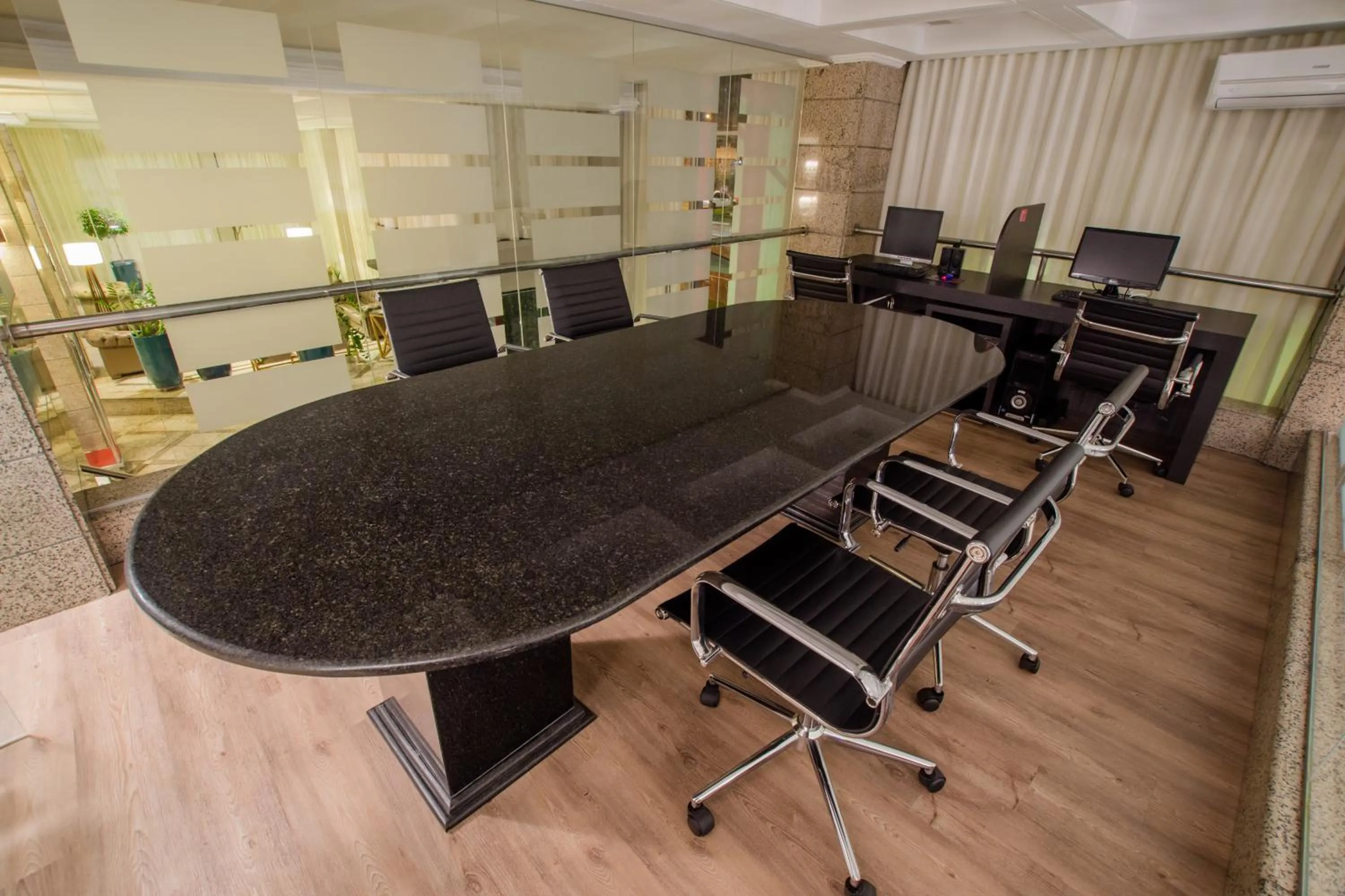 Business facilities in SJ Royal - San Juan Curitiba