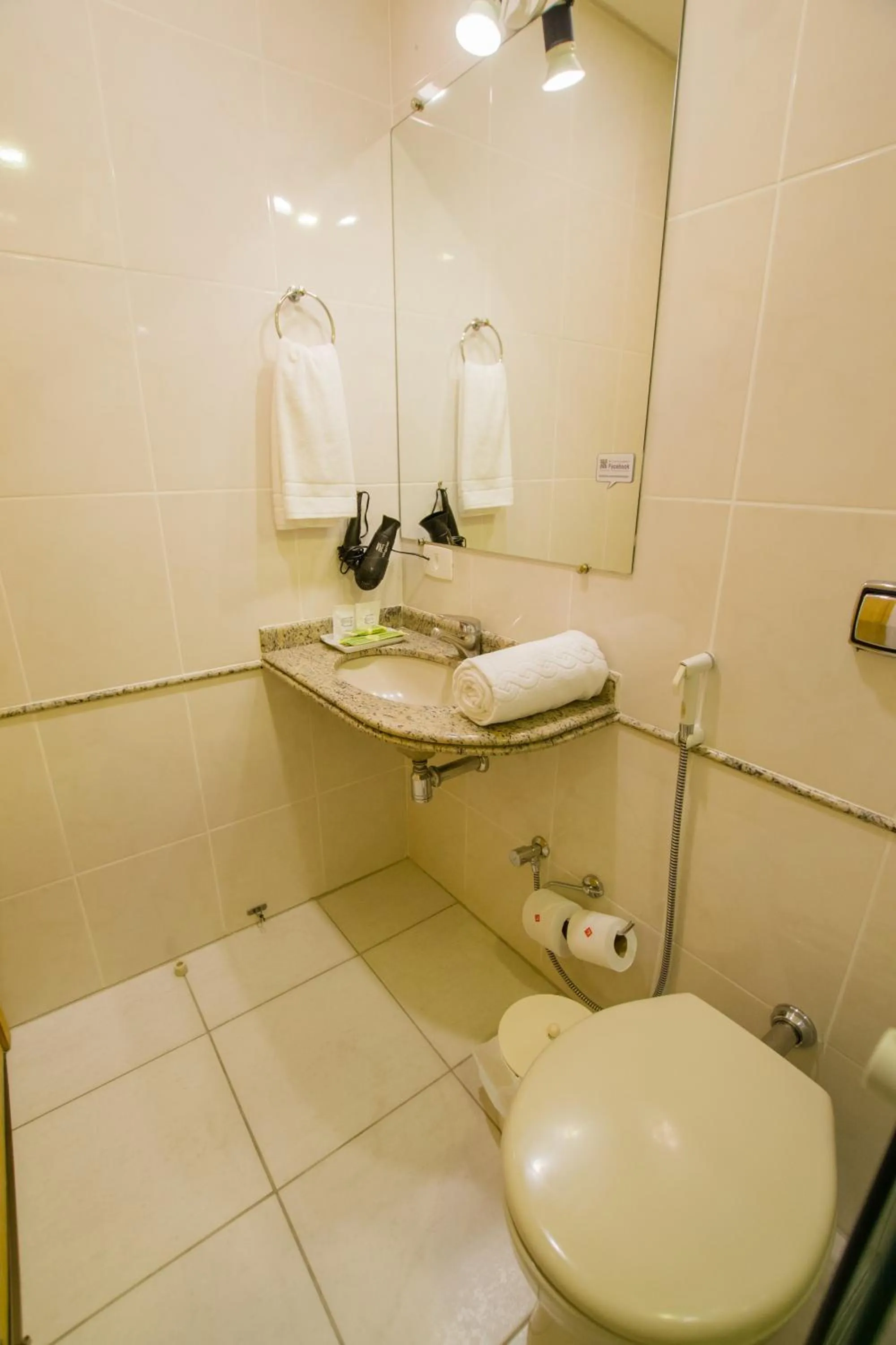 Shower in SJ Royal - San Juan Curitiba