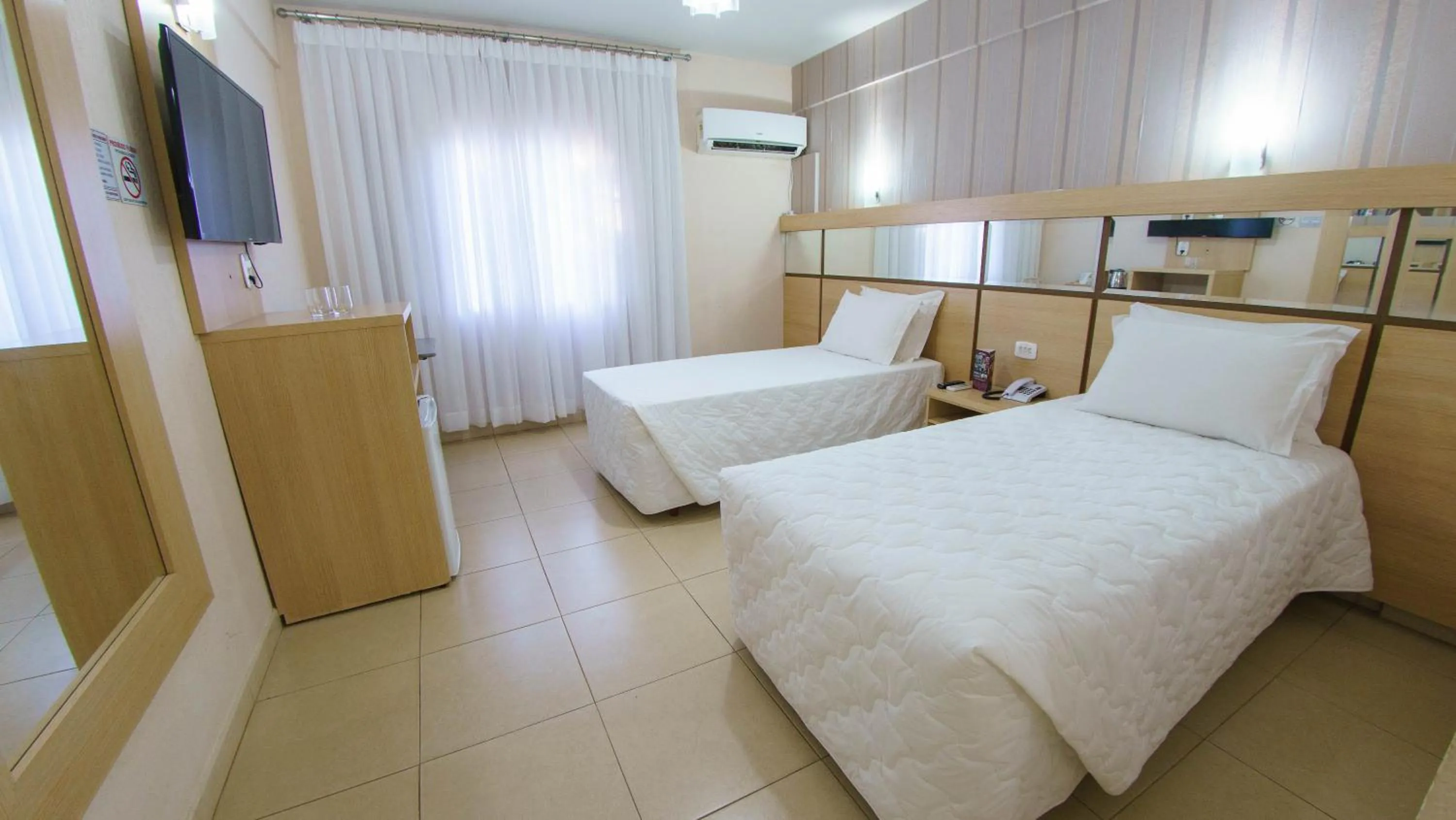 TV and multimedia, Bed in SJ Tour - San Juan Foz do Iguaçu