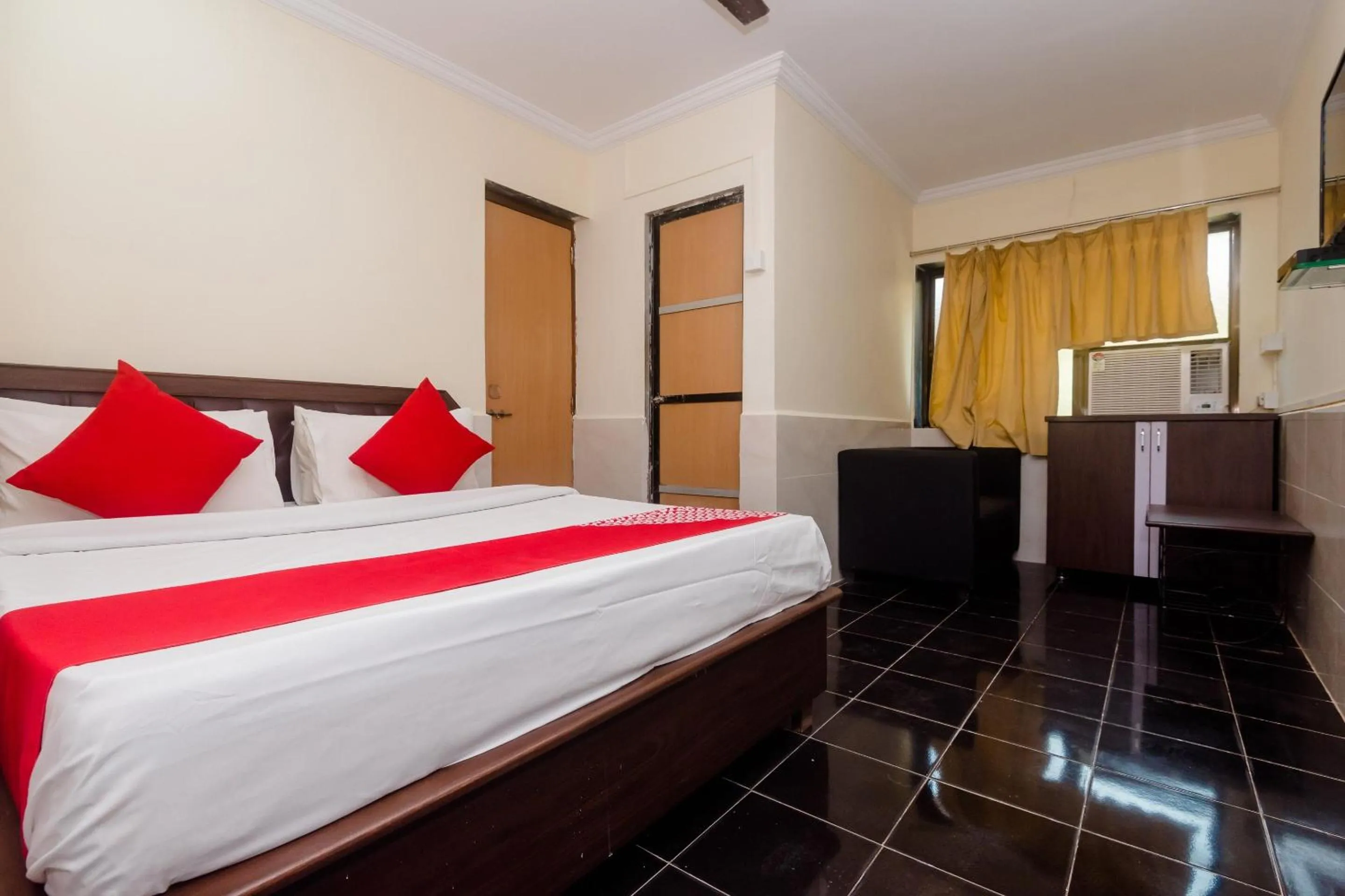 Bedroom, Bed in Hotel O Manori Resort