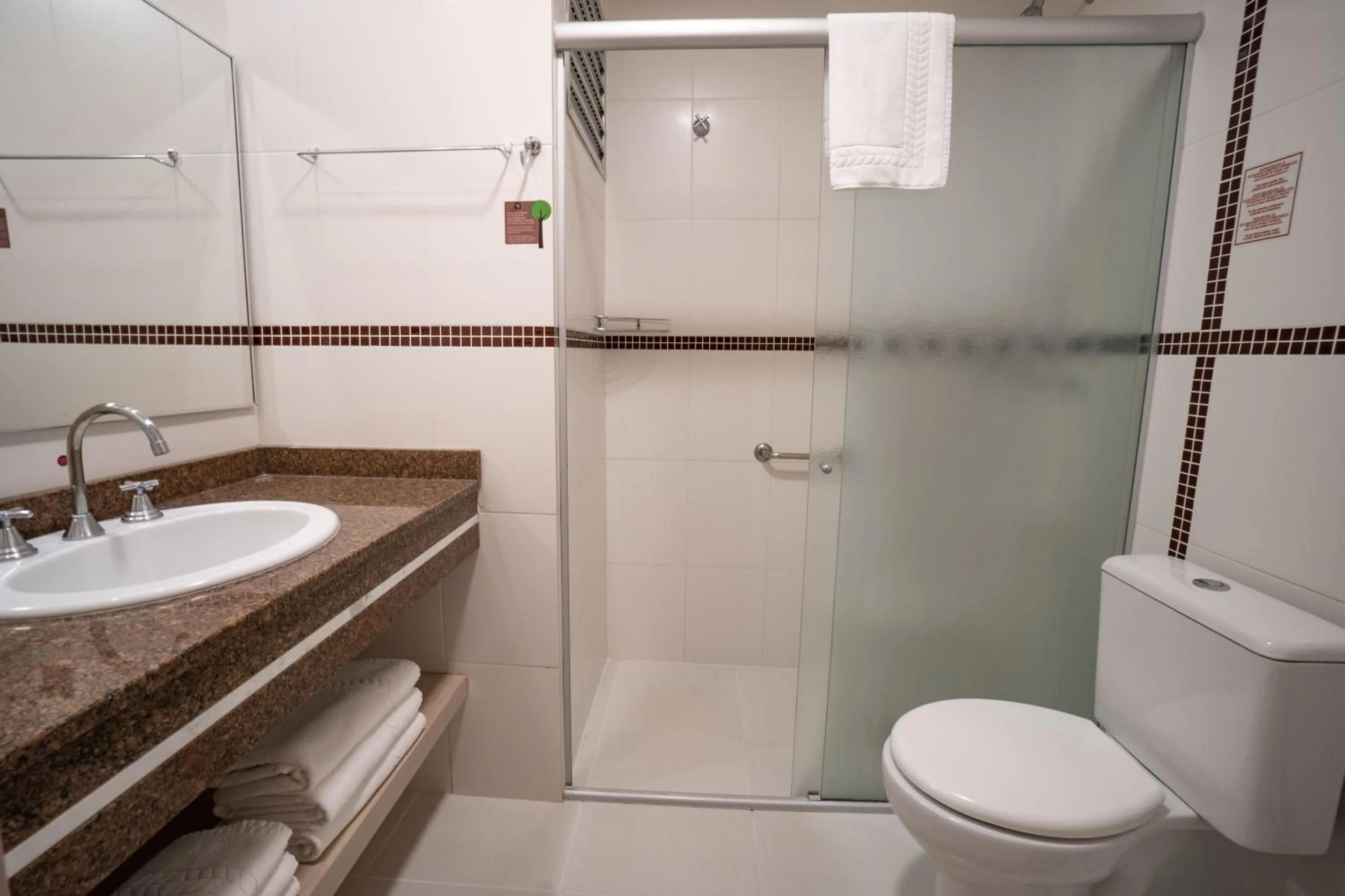 Bathroom in Complexo Eco Cataratas Resort by SJ