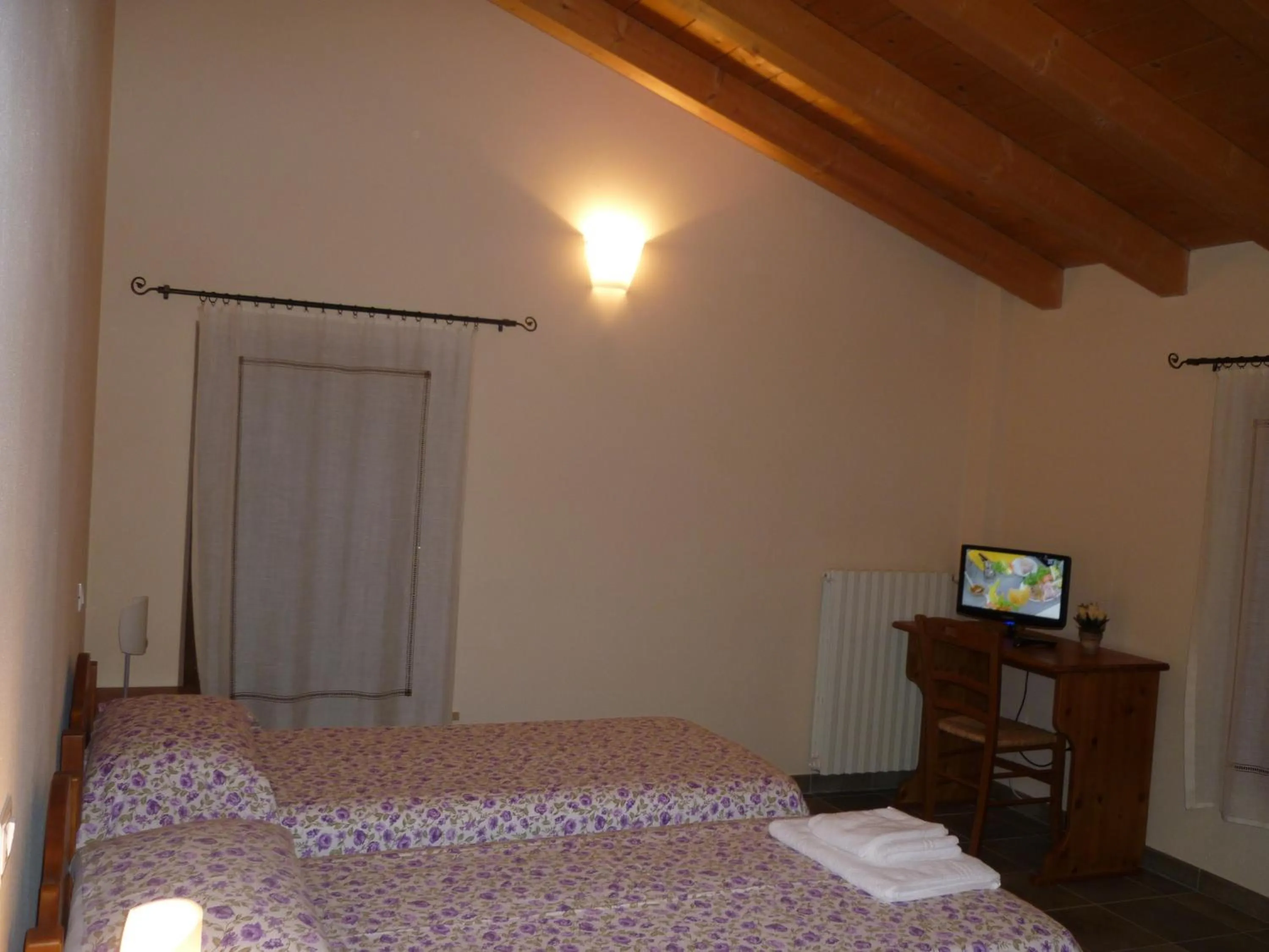 Decorative detail, Bed in Agriturismo Corte Carolina