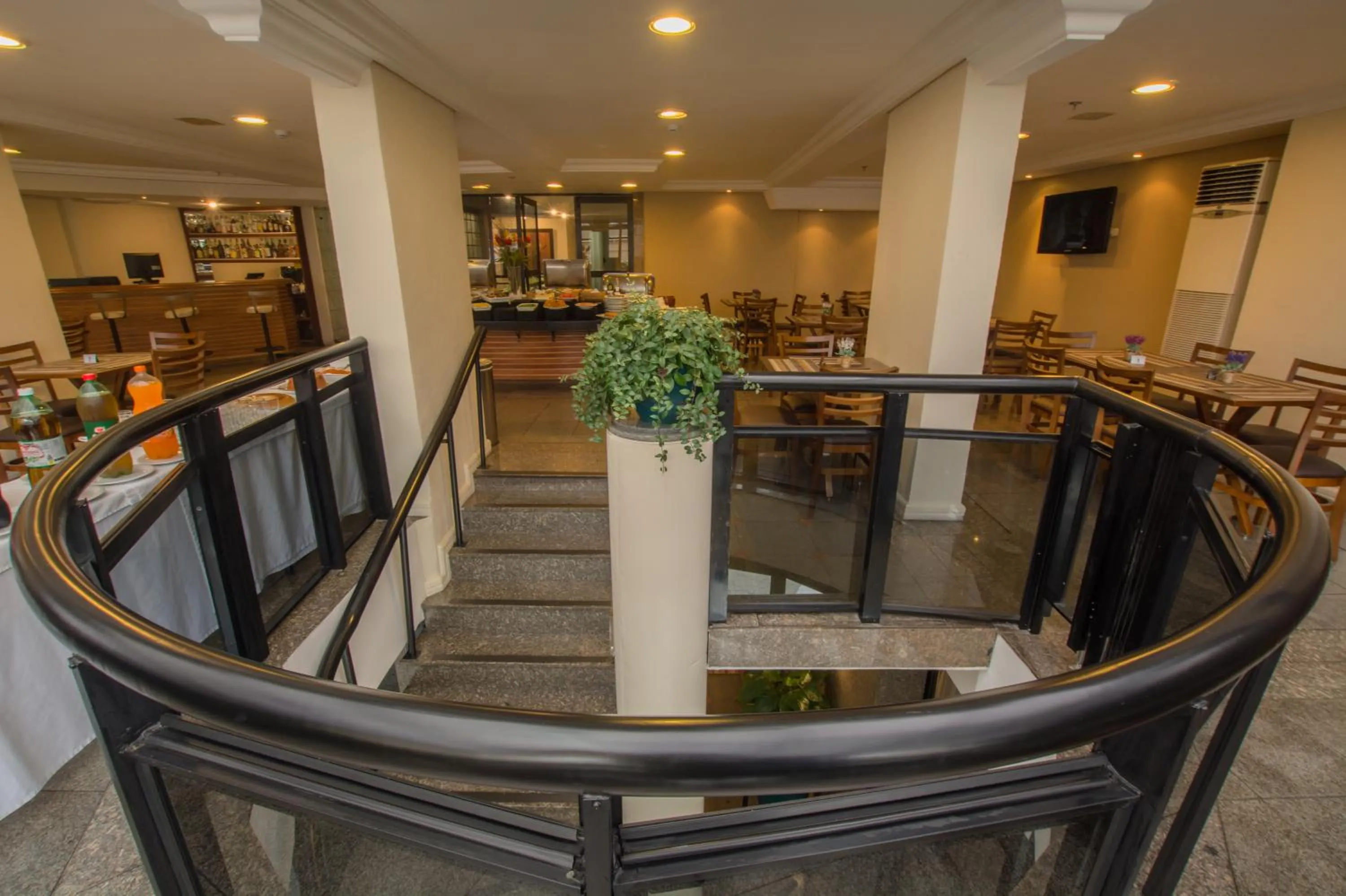 Restaurant/places to eat in SJ Business - San Juan São Paulo