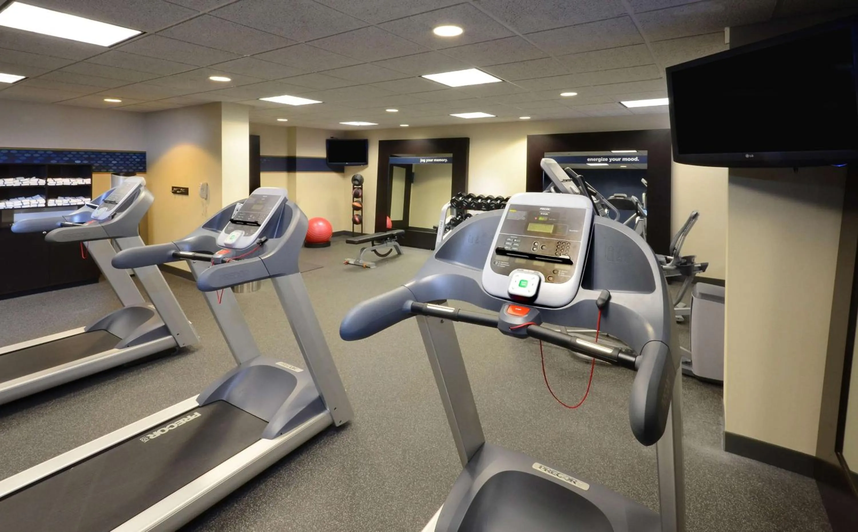 Fitness centre/facilities in Hampton Inn Roxboro