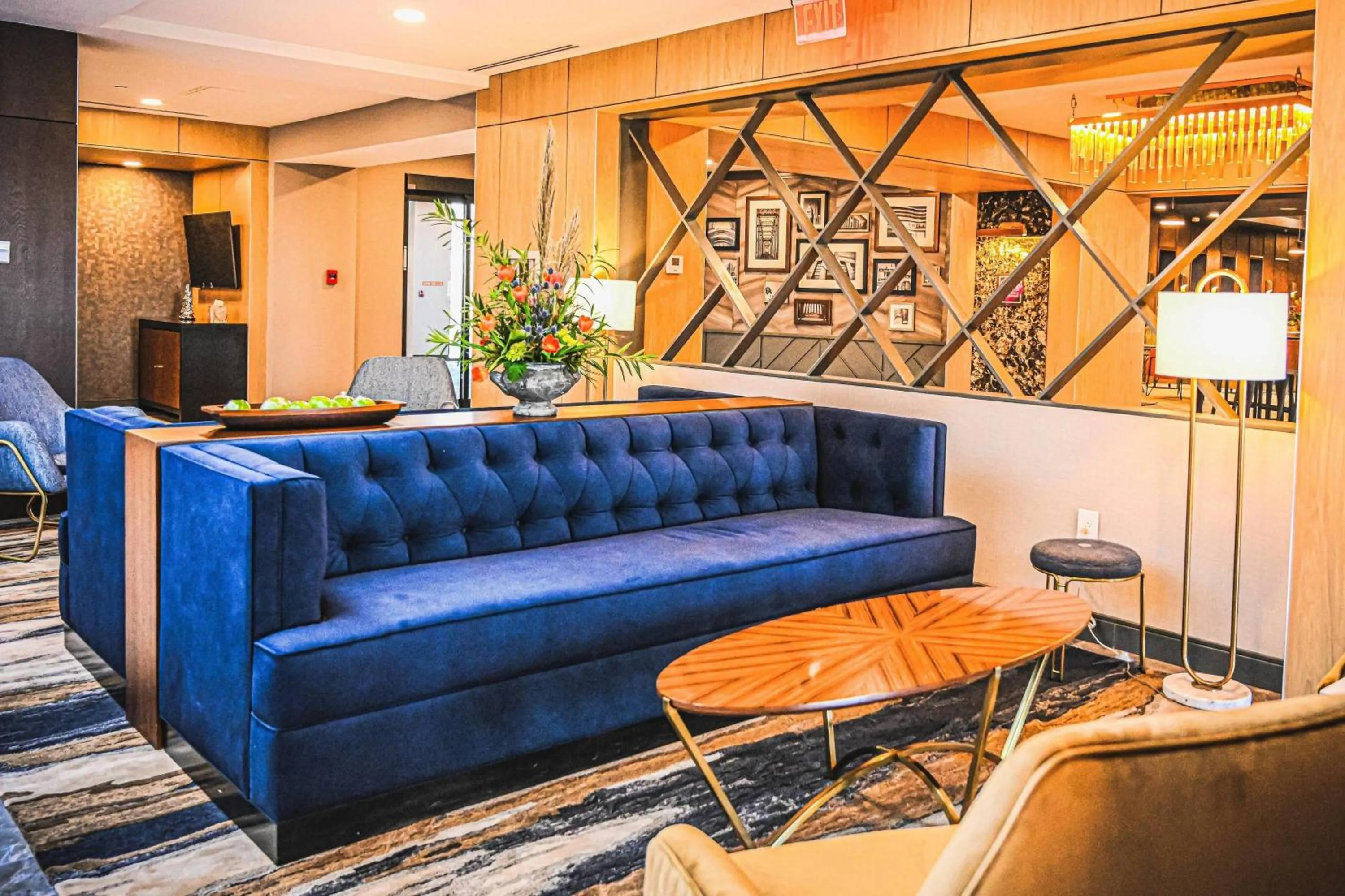 Lobby or reception in Delta Hotels by Marriott Cincinnati Sharonville