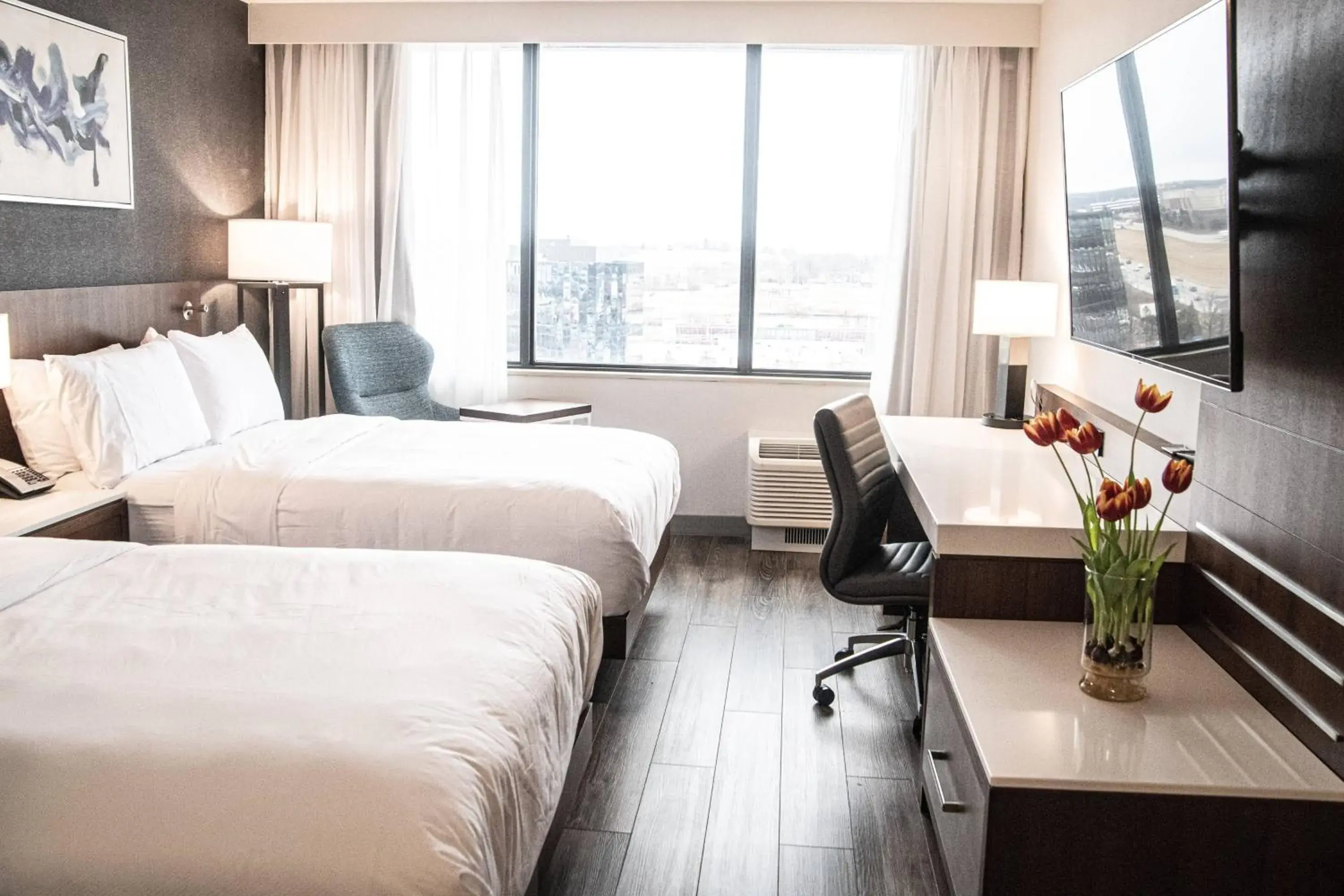 Double Room with Two Double Beds in Delta Hotels by Marriott Cincinnati Sharonville Double Room with Two Double Beds in Delta Hotels by Marriott Cincinnati Sharonville